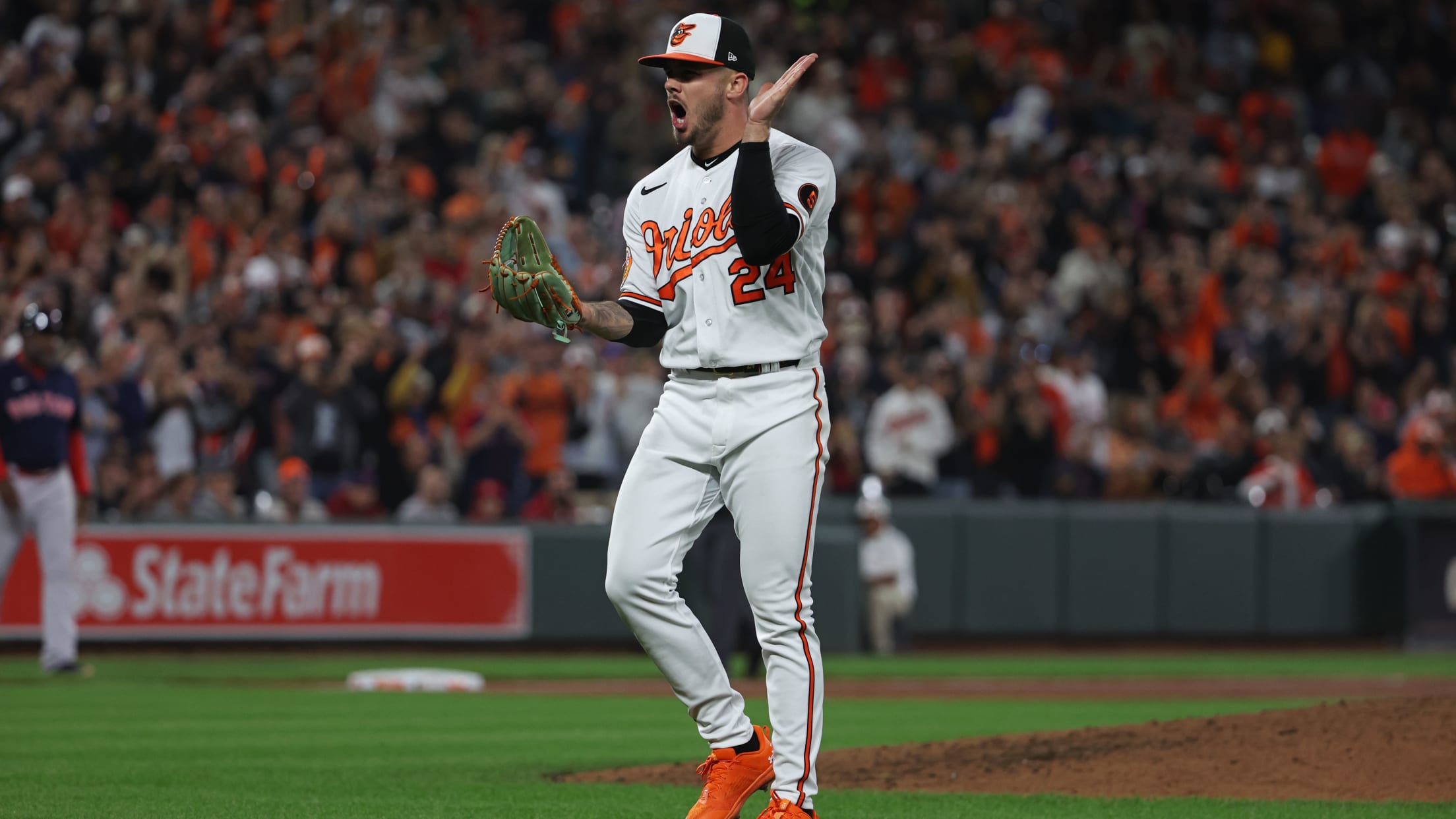 BAL- BI - Homestand In Focus - 1003 - 037