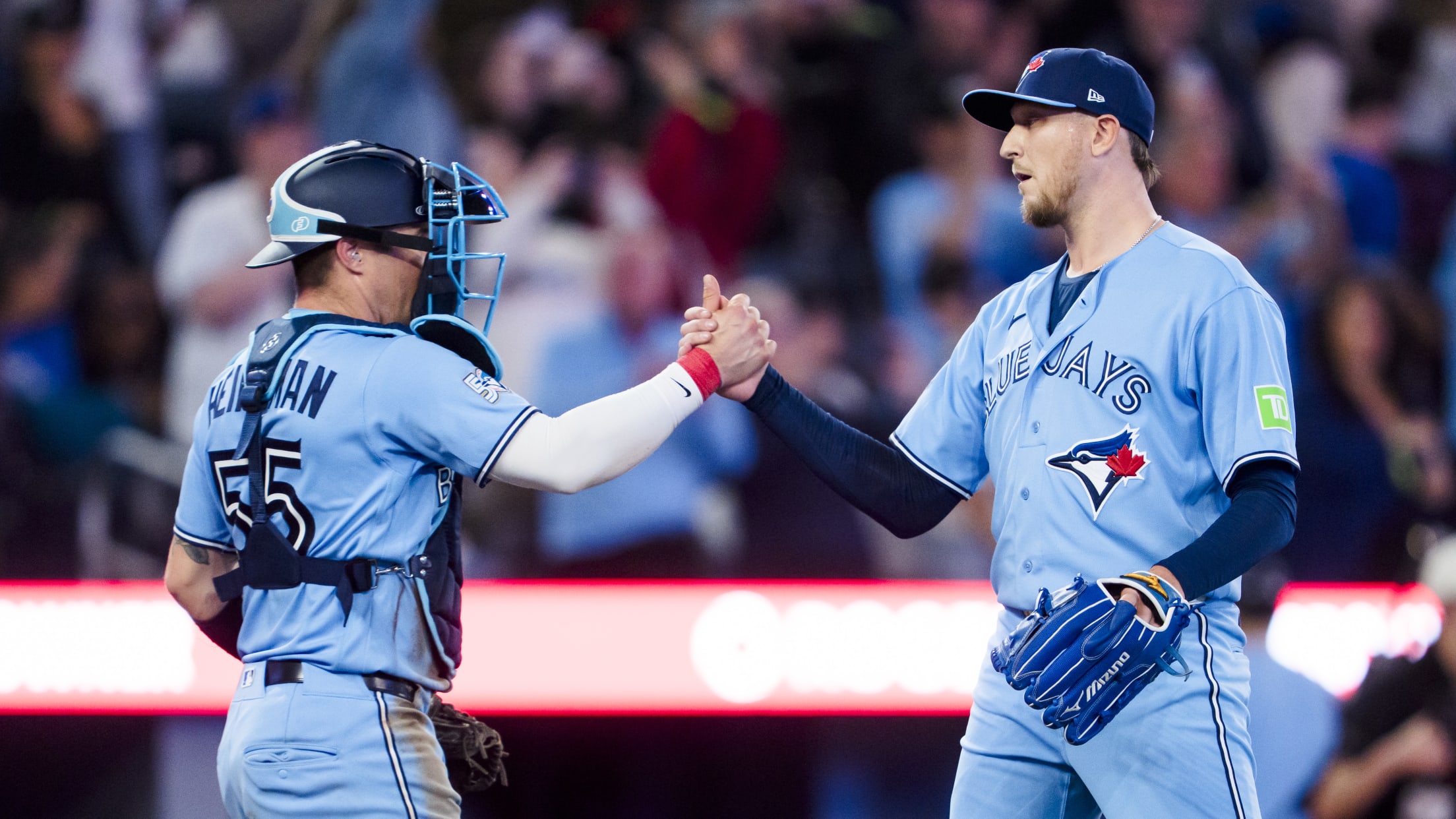 Jeff Hoffman seals the win for the Blue Jays