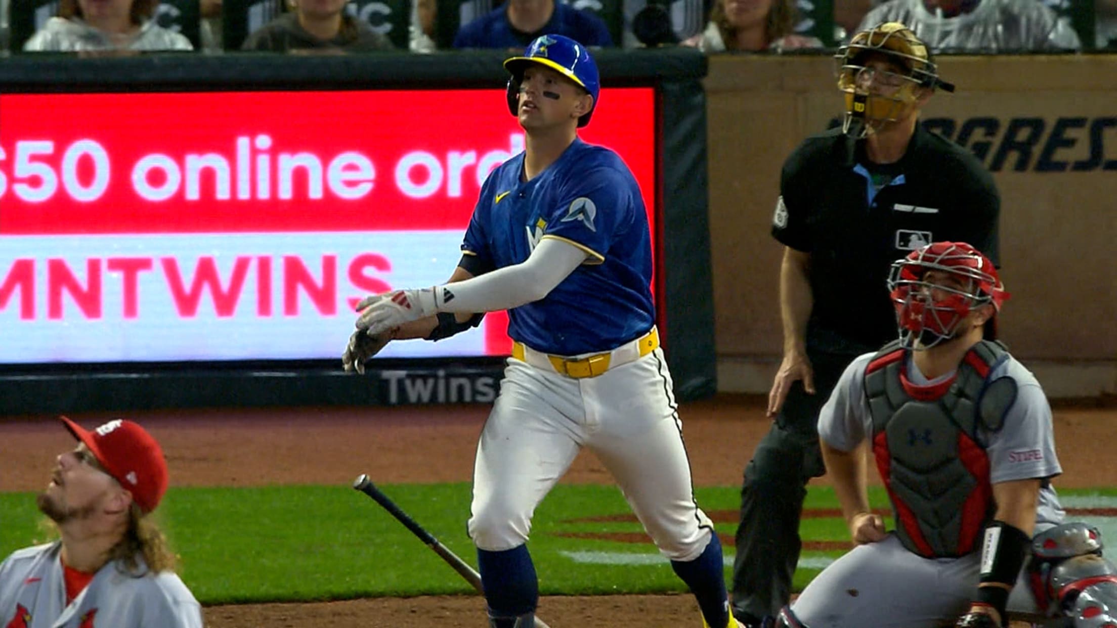 Brooks Lee's go-ahead home run (11)