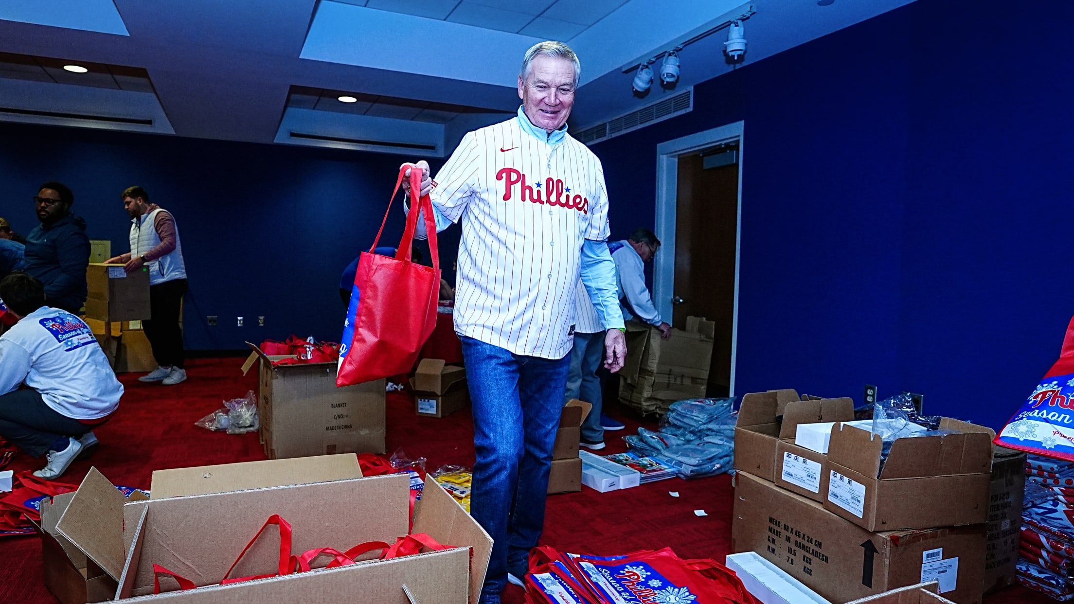 SEIHolidayGiftWrappingParty173851