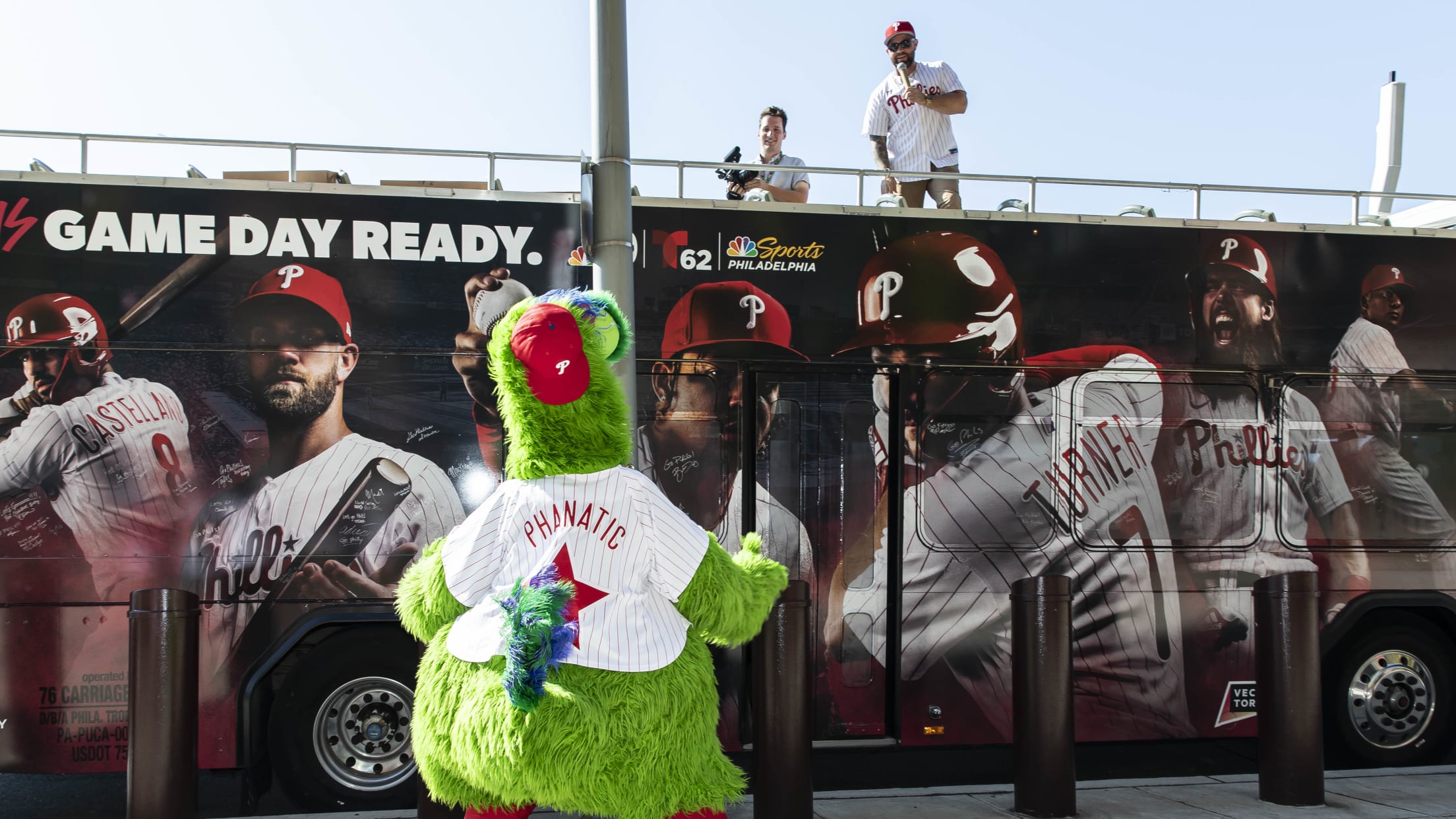 20231002_Phillies_Bus_Rally_Waterfalls-78