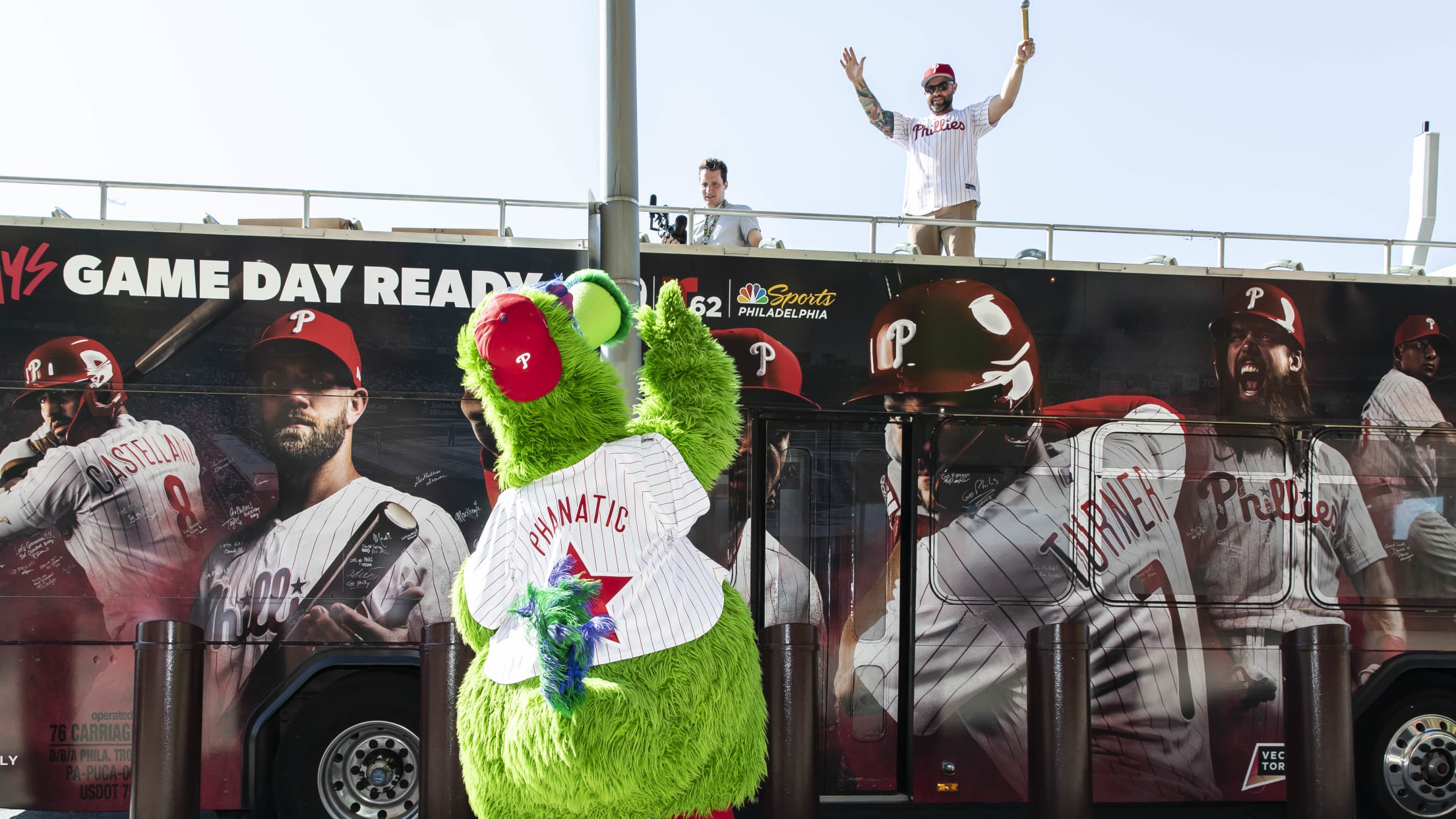 20231002_Phillies_Bus_Rally_Waterfalls-79