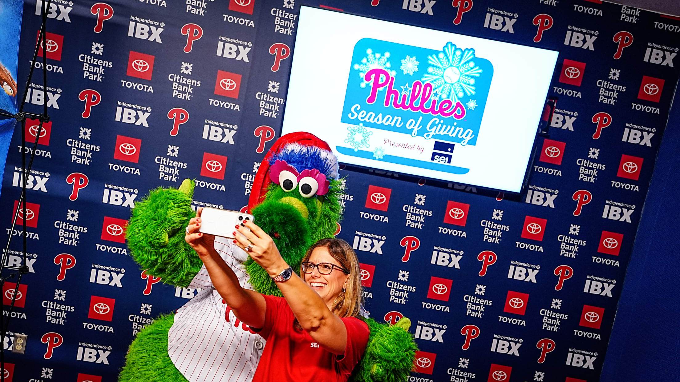 SEIHolidayGiftWrappingParty173835