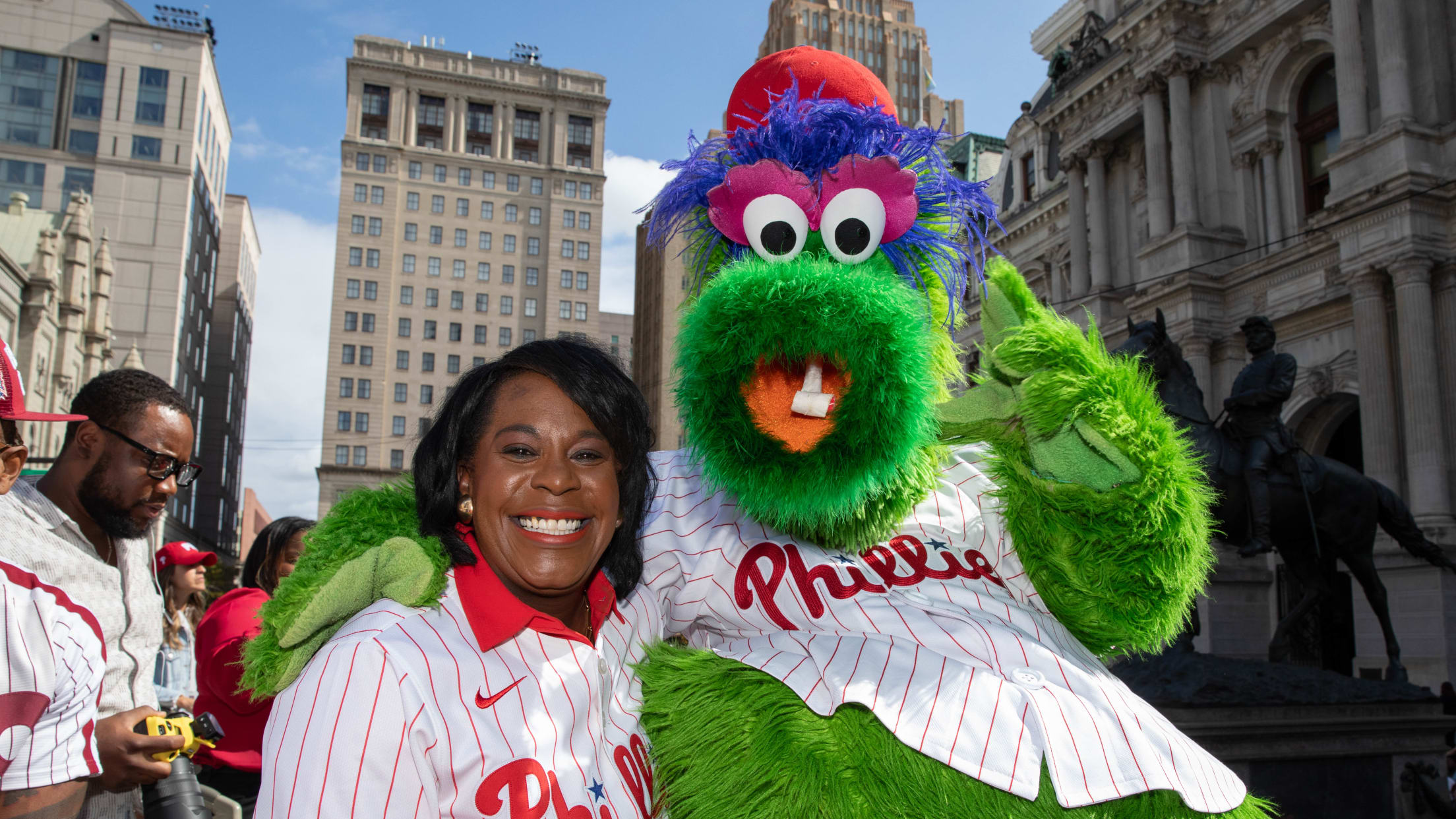 20241002_Phillies_Bus_Rally_Waterfalls-51