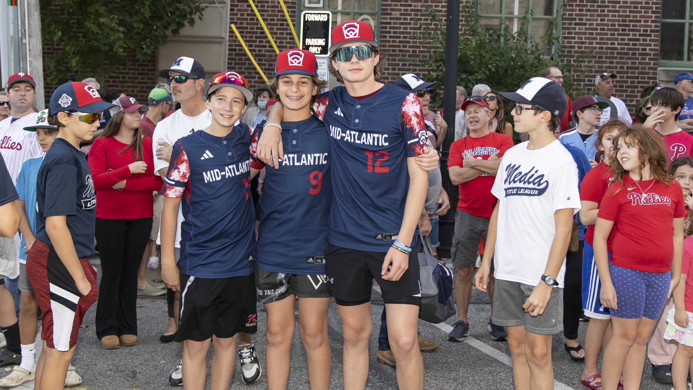 20231002_Phillies_Bus_Rally_Waterfalls-54