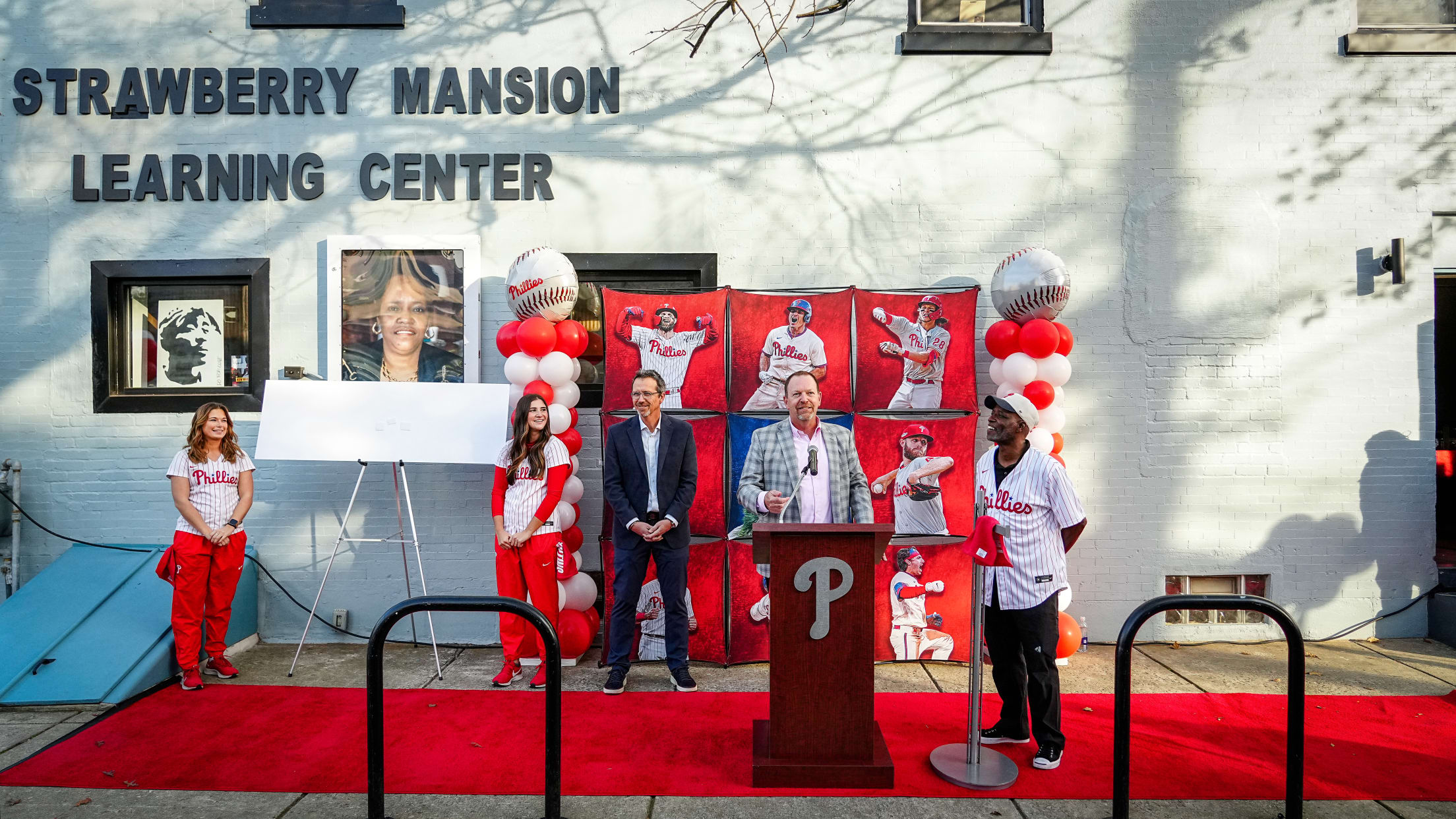 StrawberryMansionLCVan00528