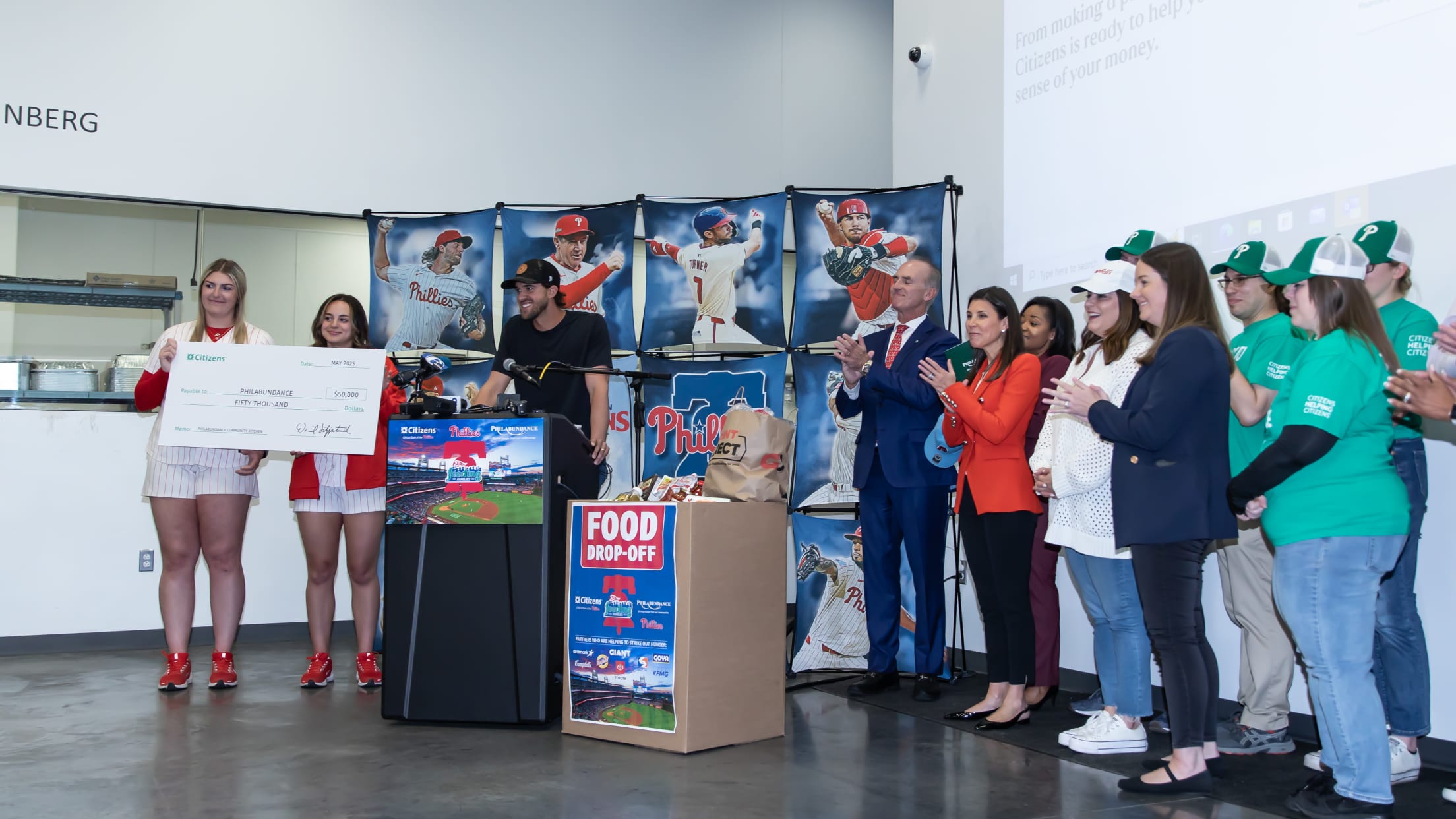 20250501_Phans_Feeding_Families-17