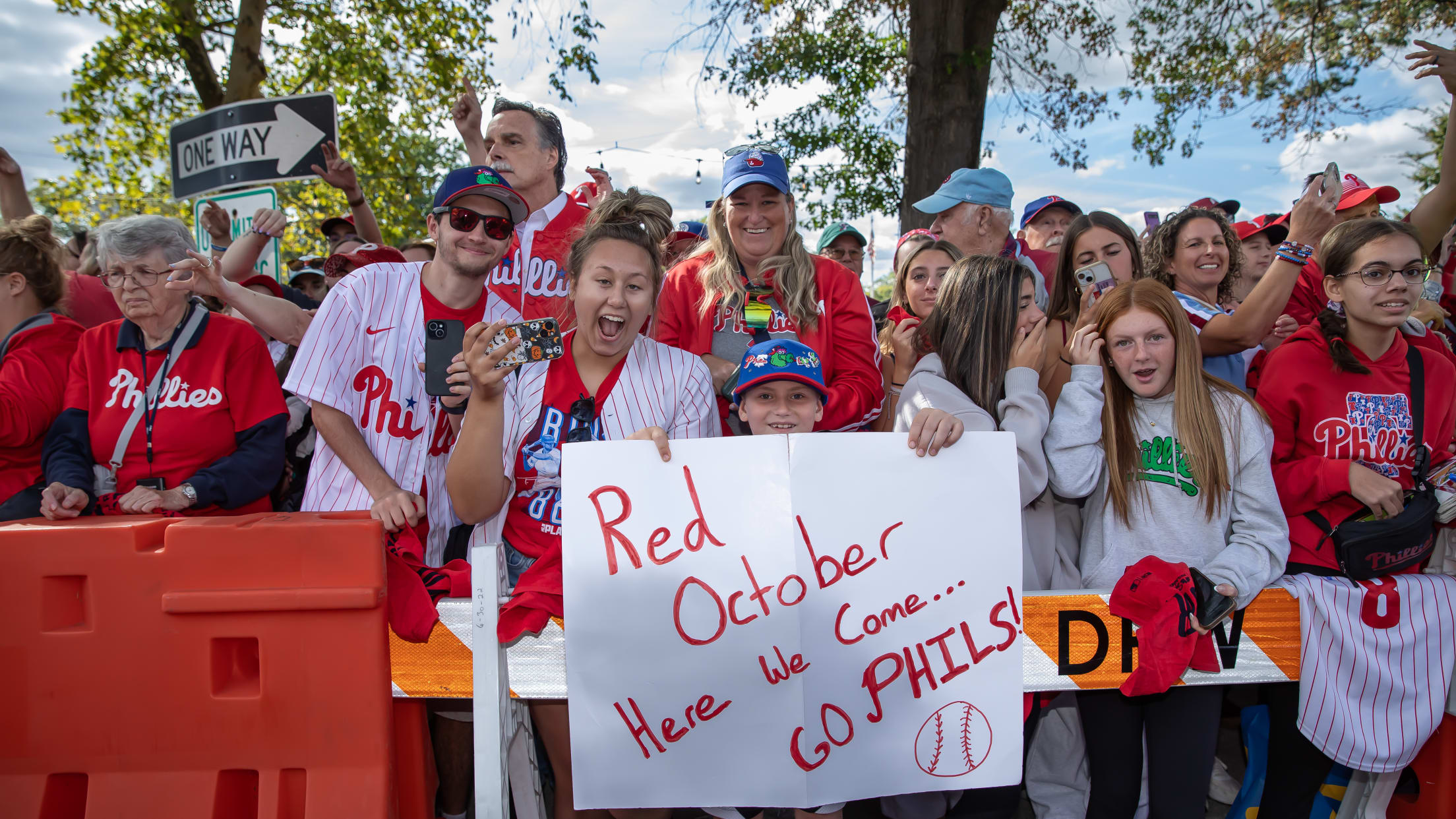 20251002_Rally_Red_October_Bus_Waterfalls-39