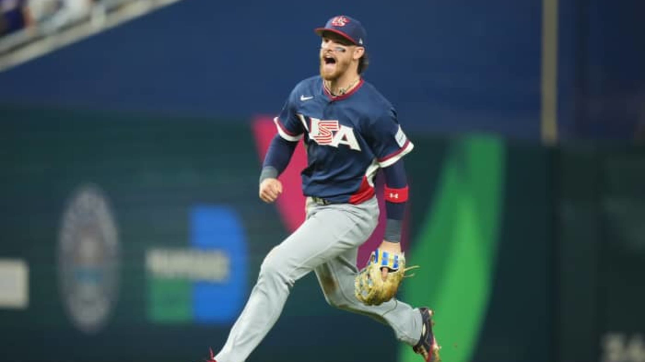 Tyler Rogers induces a clutch double play