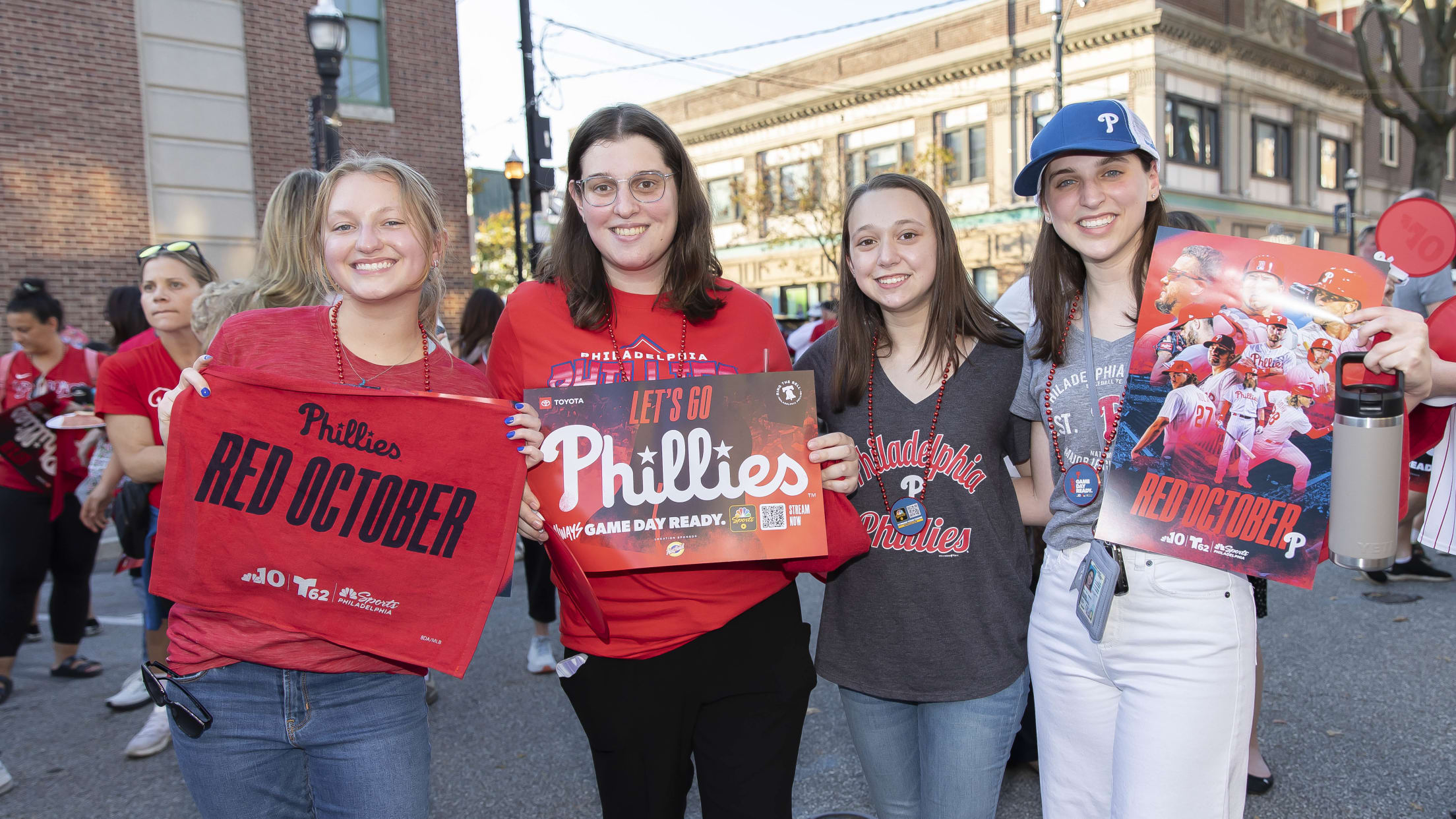 20231002_Phillies_Bus_Rally_Waterfalls-66