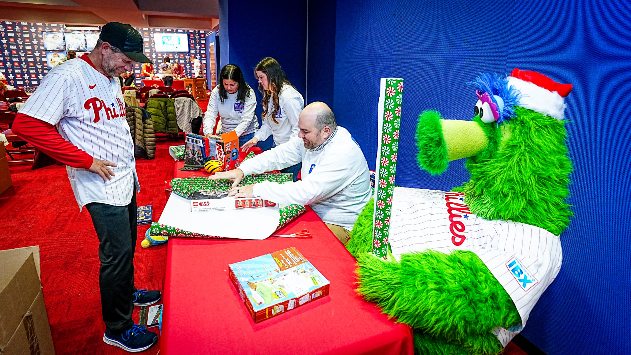 SEIHolidayGiftWrappingParty173877