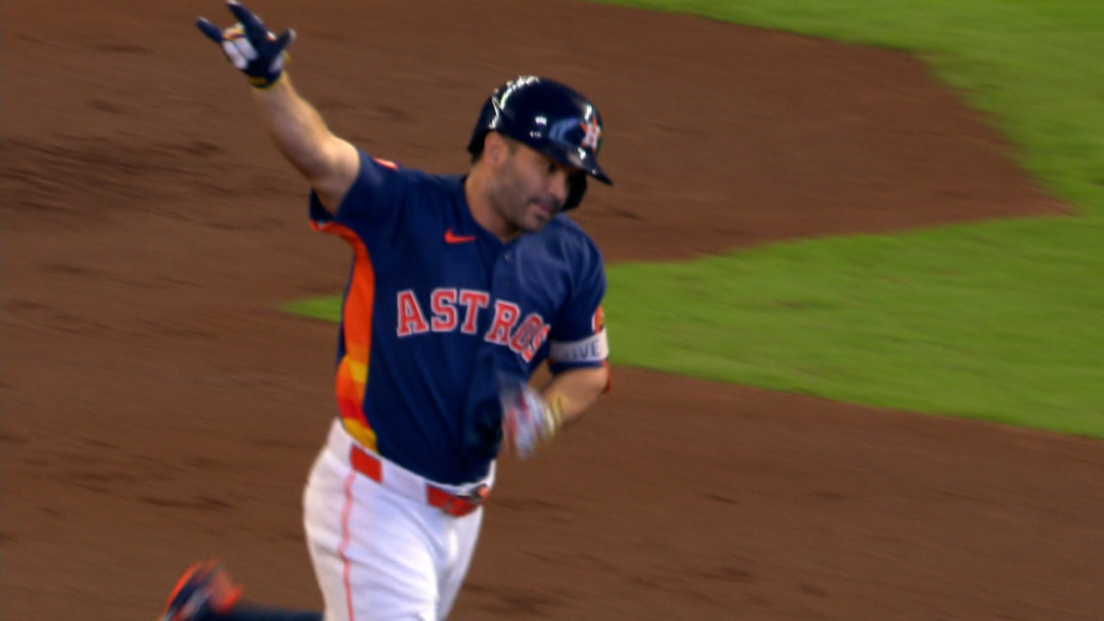 Jose Altuve's two-run homer (14)