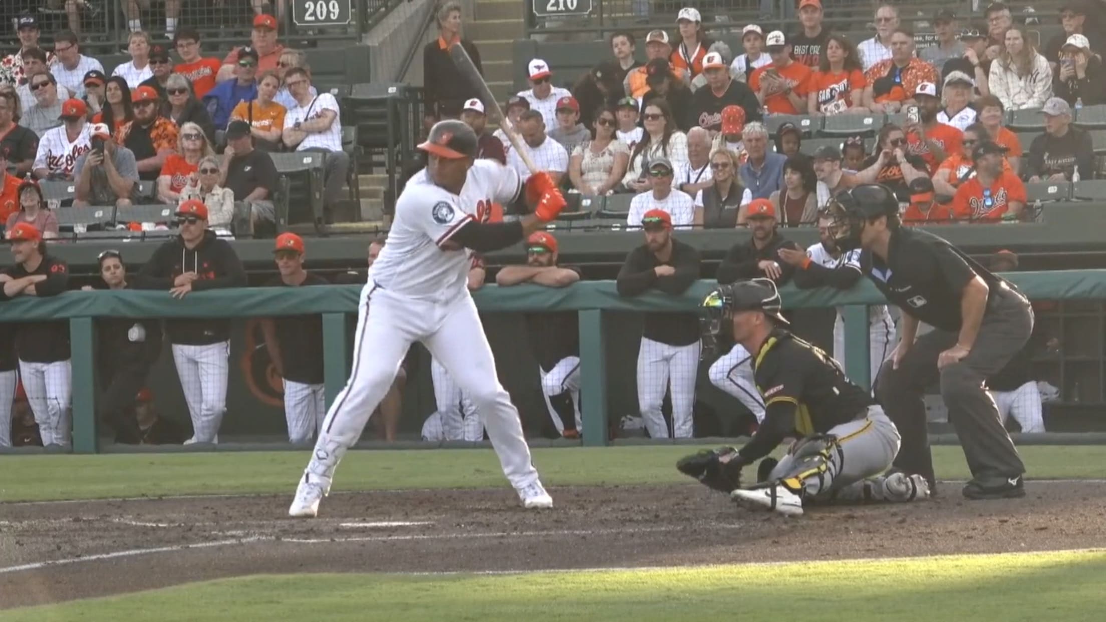 Samuel Basallo's two-run homer