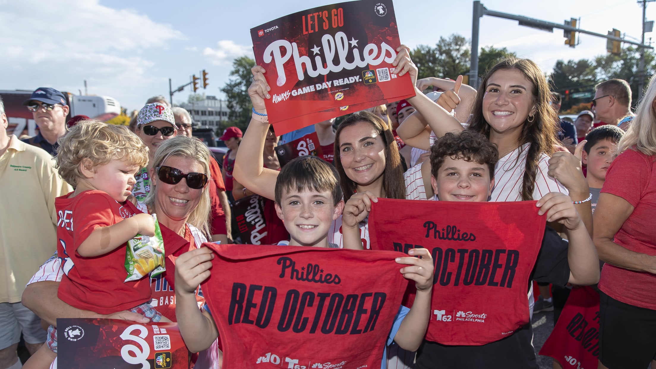 20231002_Phillies_Bus_Rally_Waterfalls-48