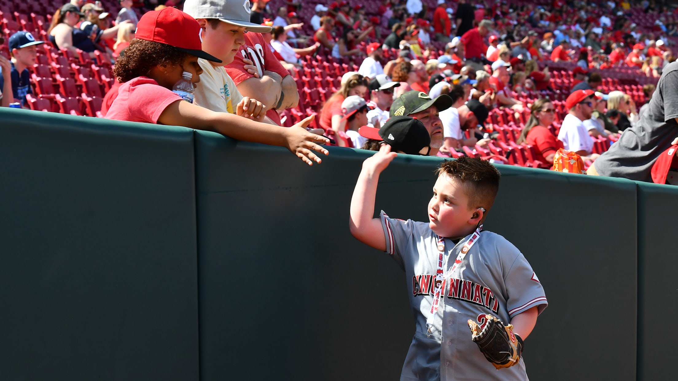 Reds Rookies, Kids, Fans