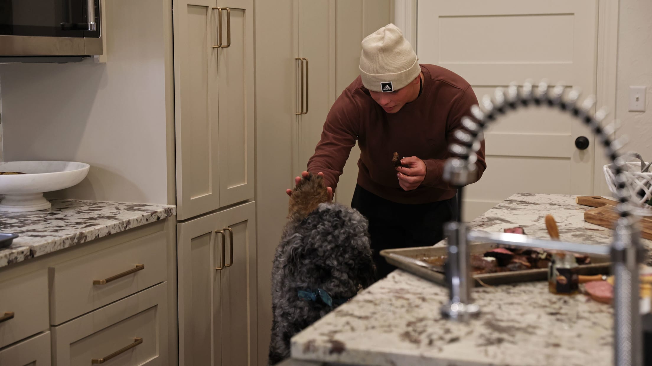 BAL-BI-021025-Holliday-Feature-047