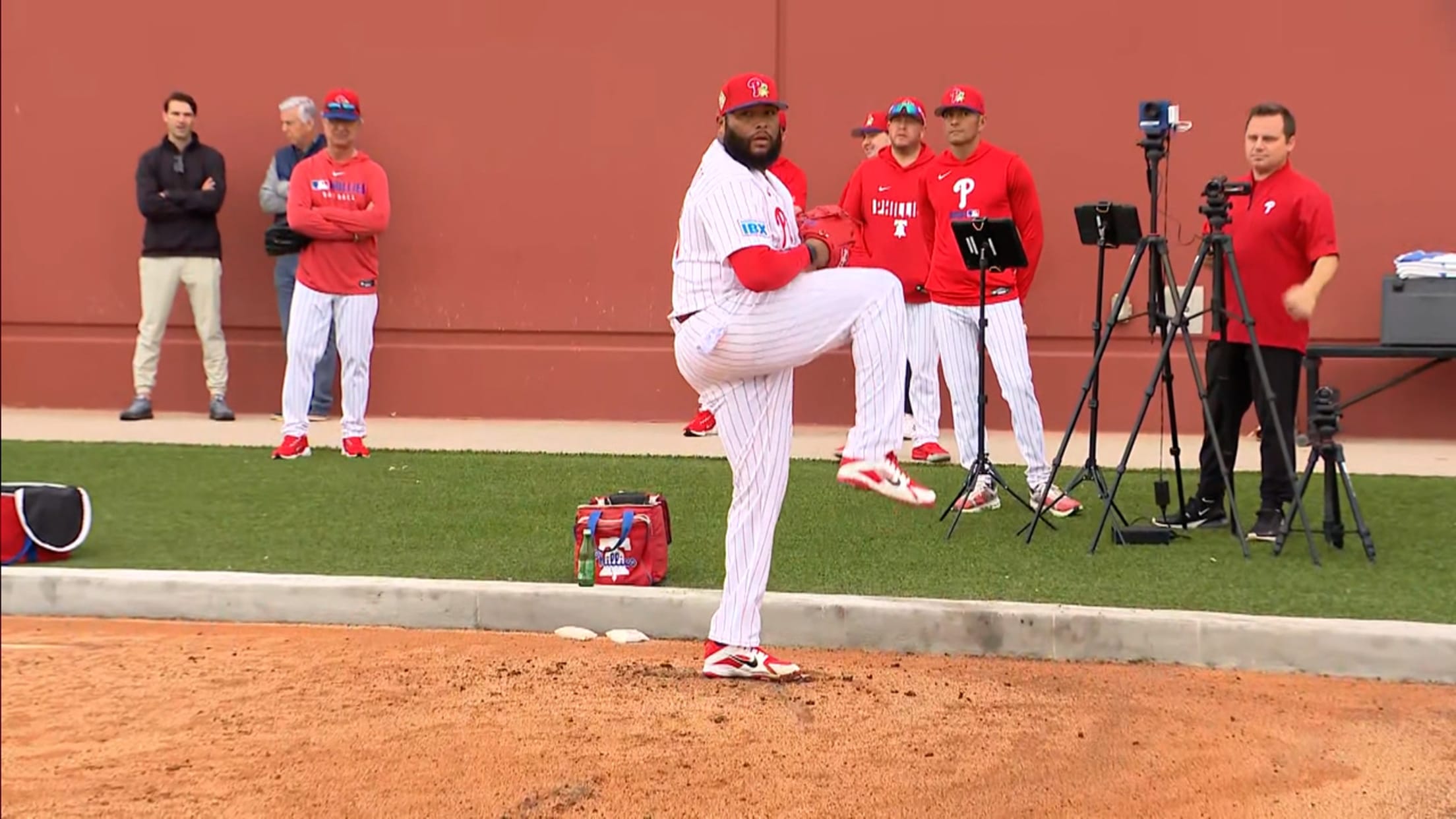 Phillies players arrive for start of Spring Training