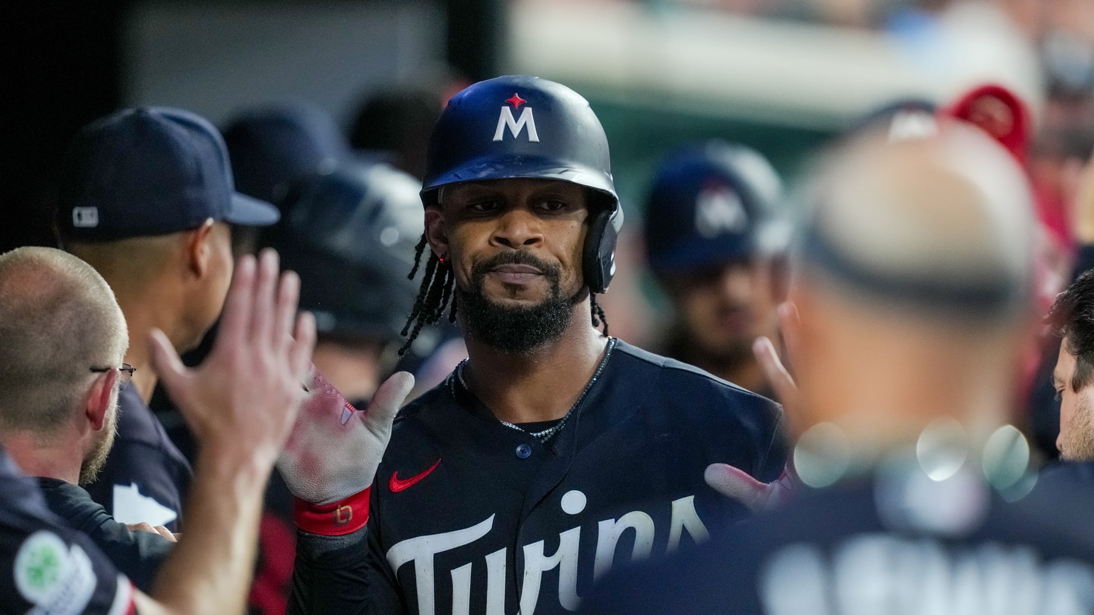 Byron Buxton pega jonrón de tres carreras