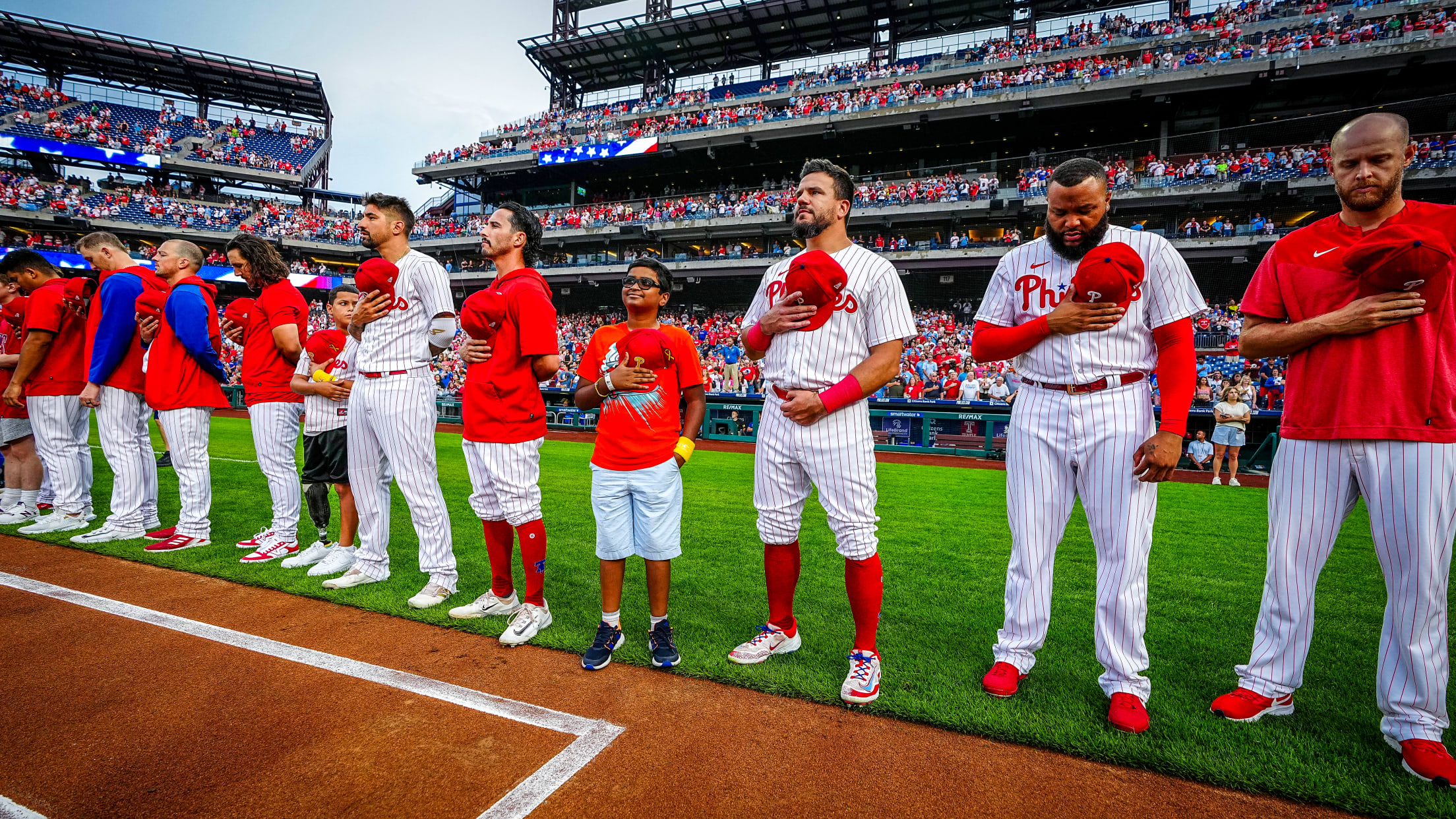 Philadelphia Phillies go gold for Childhood Cancer Awareness