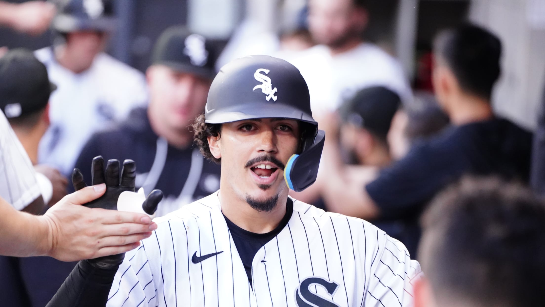 Miguel Vargas' two-run homer (16)