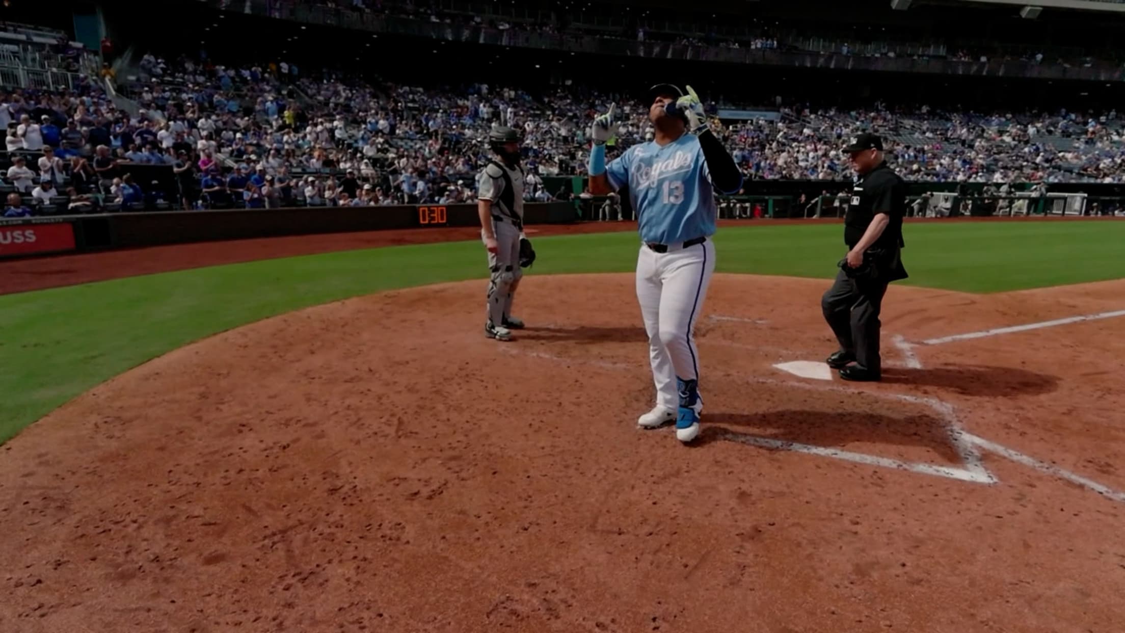 Salvador Perez's solo home run (20)