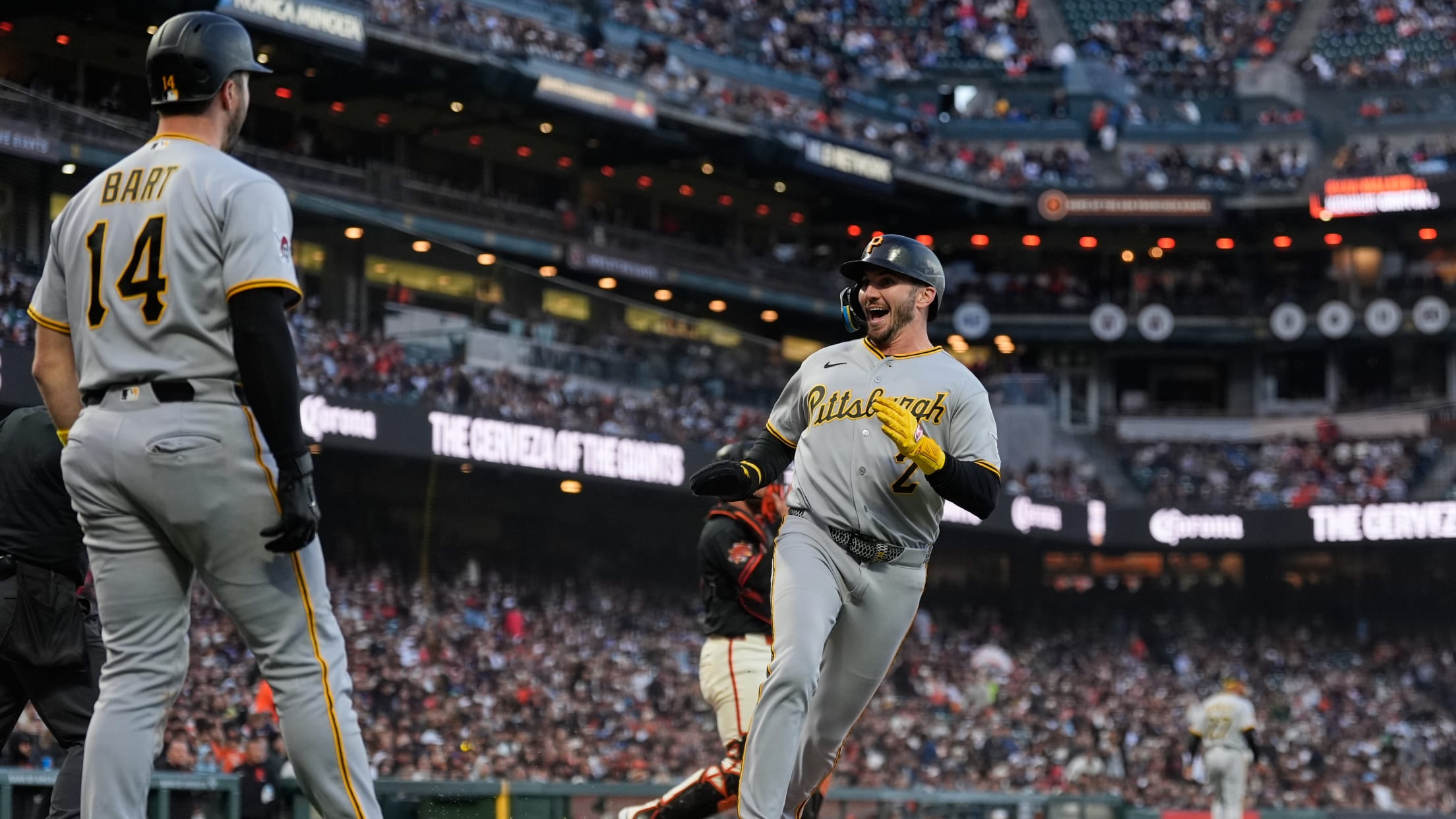 Pirates score six runs in the 7th inning