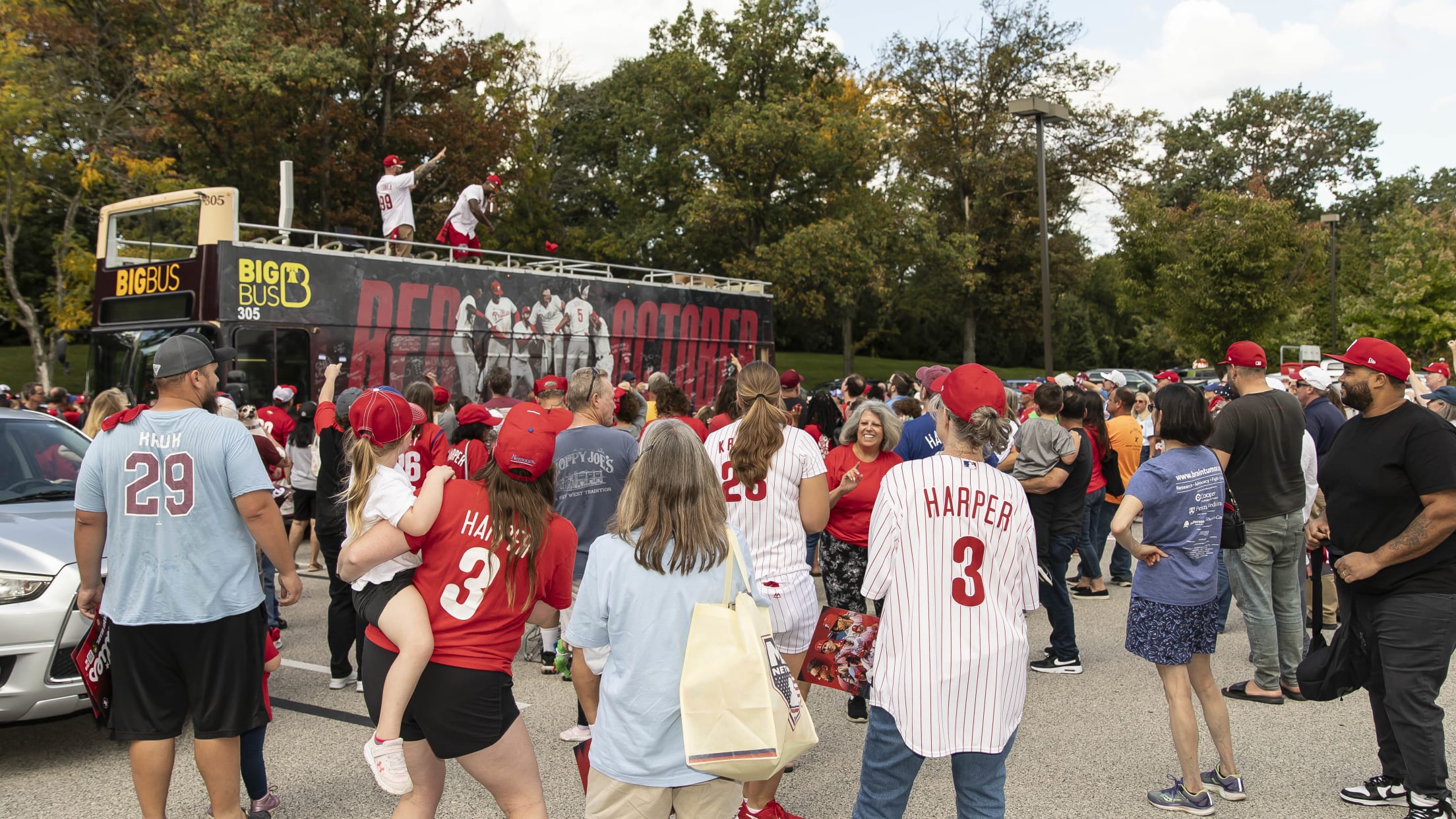 20231002_Phillies_Bus_Rally_Waterfalls-31