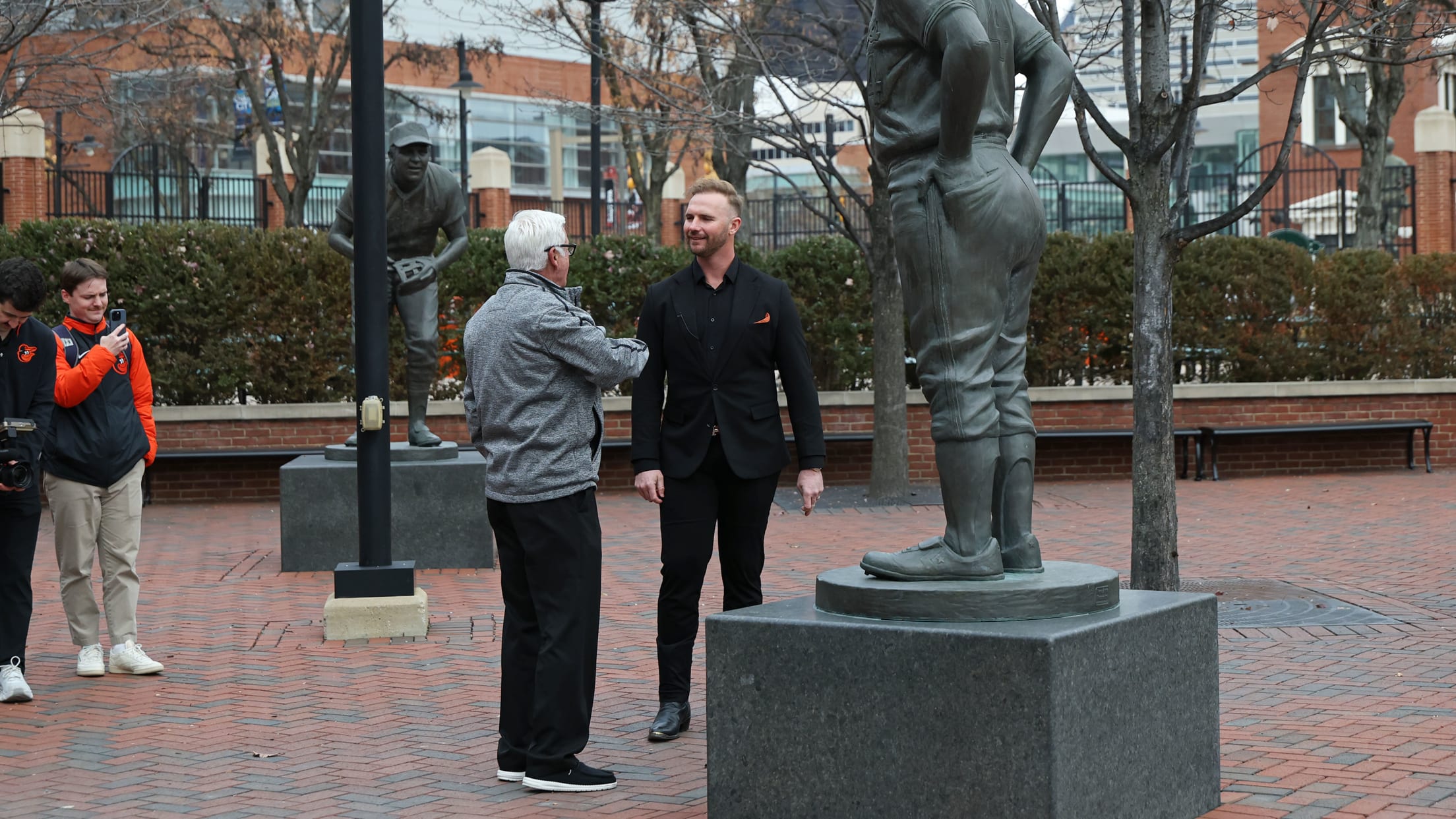 Alonso_Insider_12:16:25_006