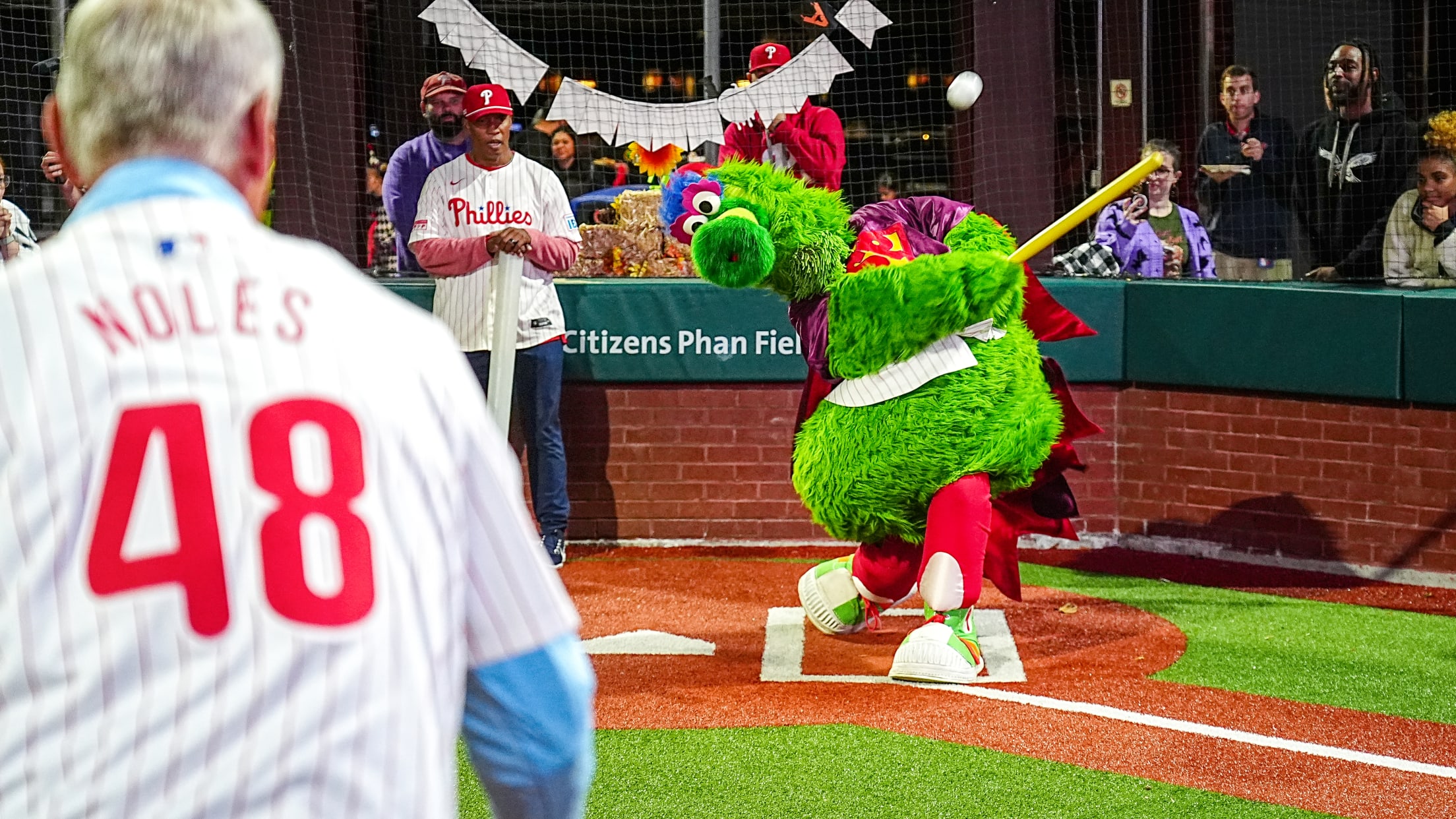 BallgirlsHalloweenParty163608