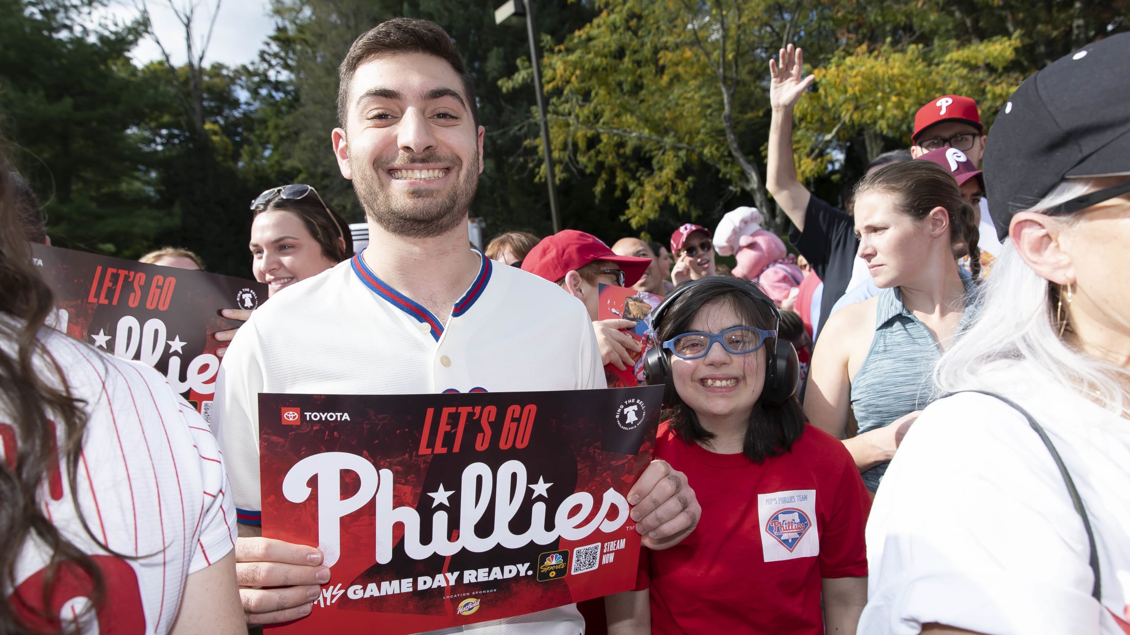 20231002_Phillies_Bus_Rally_Waterfalls-27