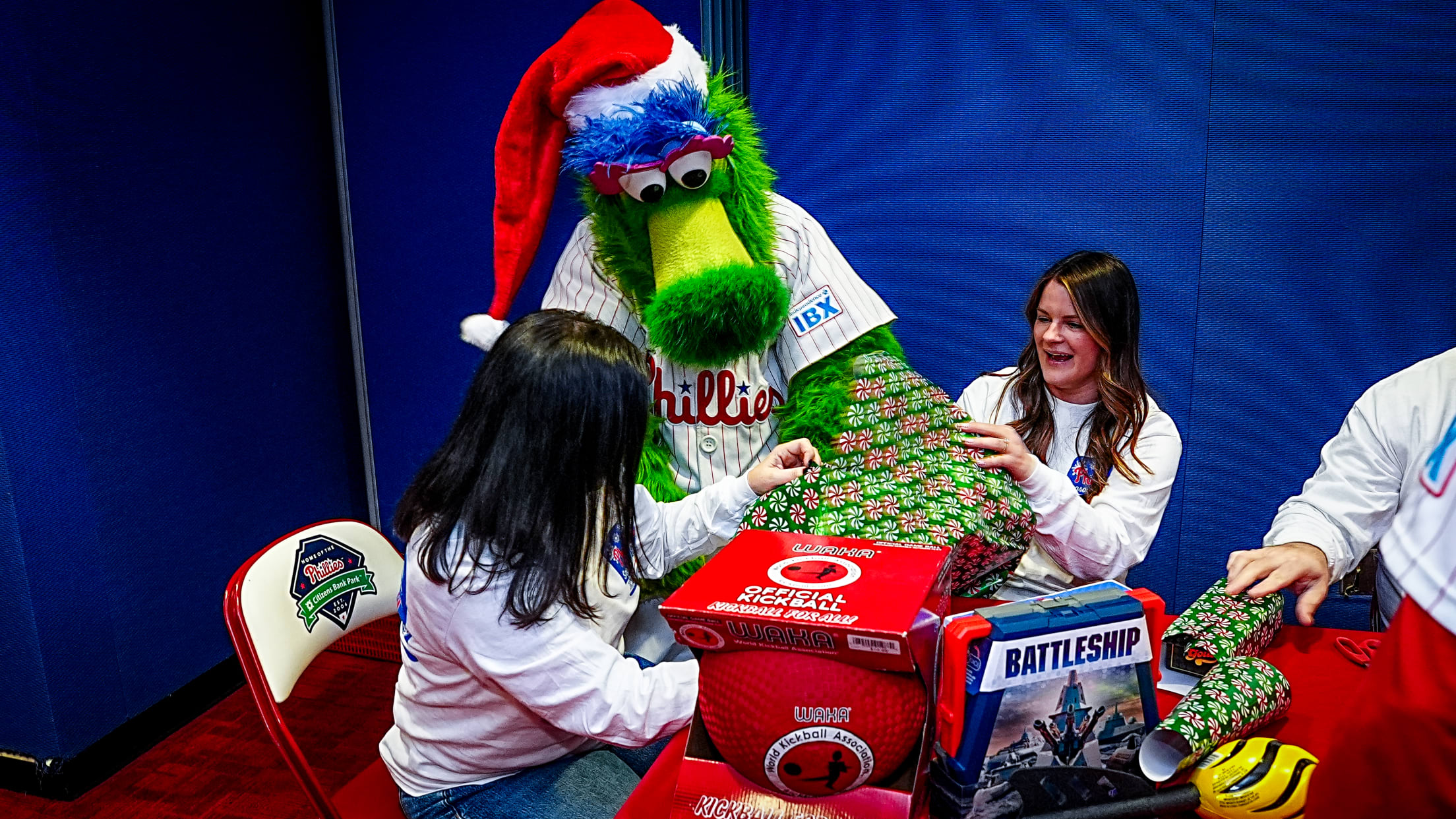 SEIHolidayGiftWrappingParty173706