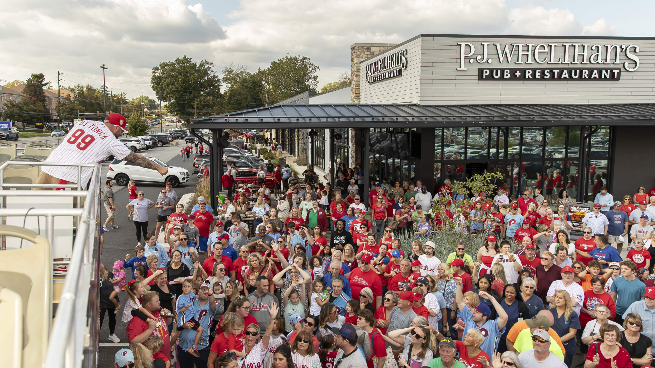 20231002_Phillies_Bus_Rally_Waterfalls-42