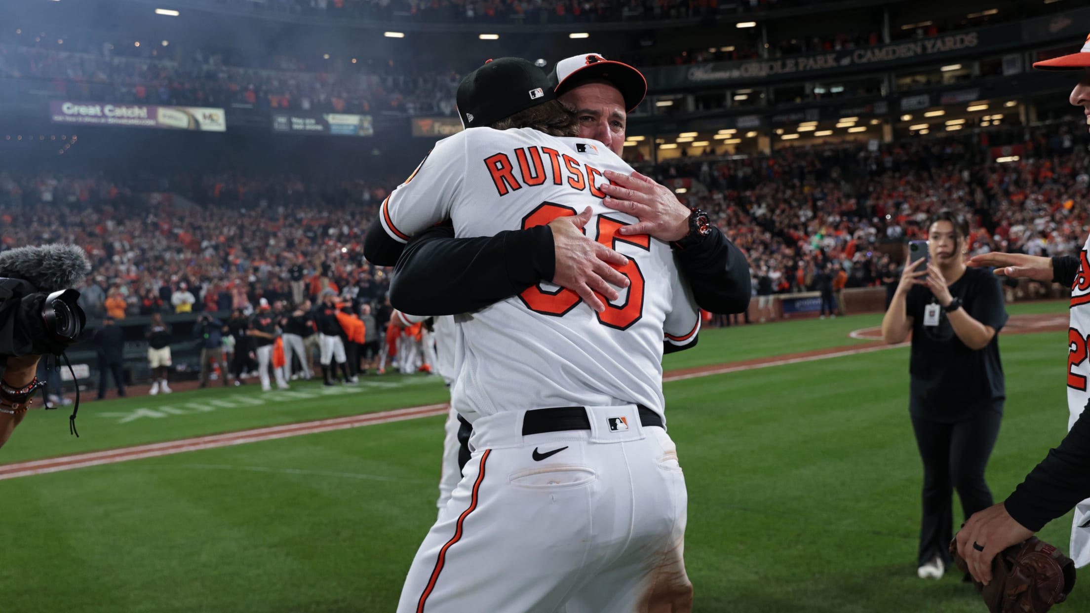 BAL-BI-121823-TopPhotos23-020