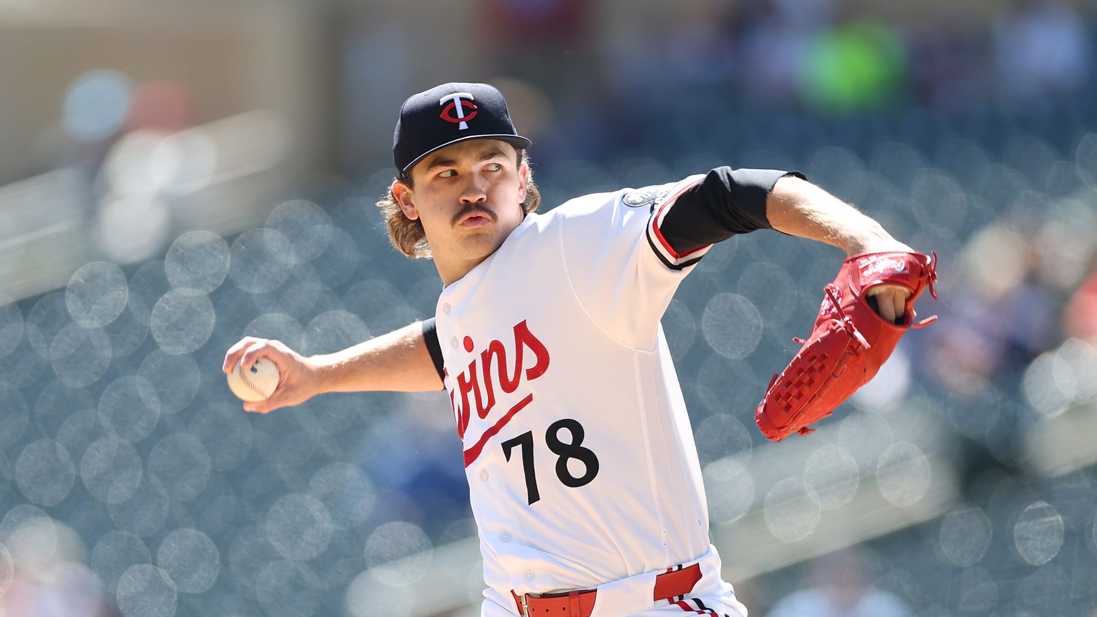 Andrew Morris poncha a Vladimir Guerrero Jr.