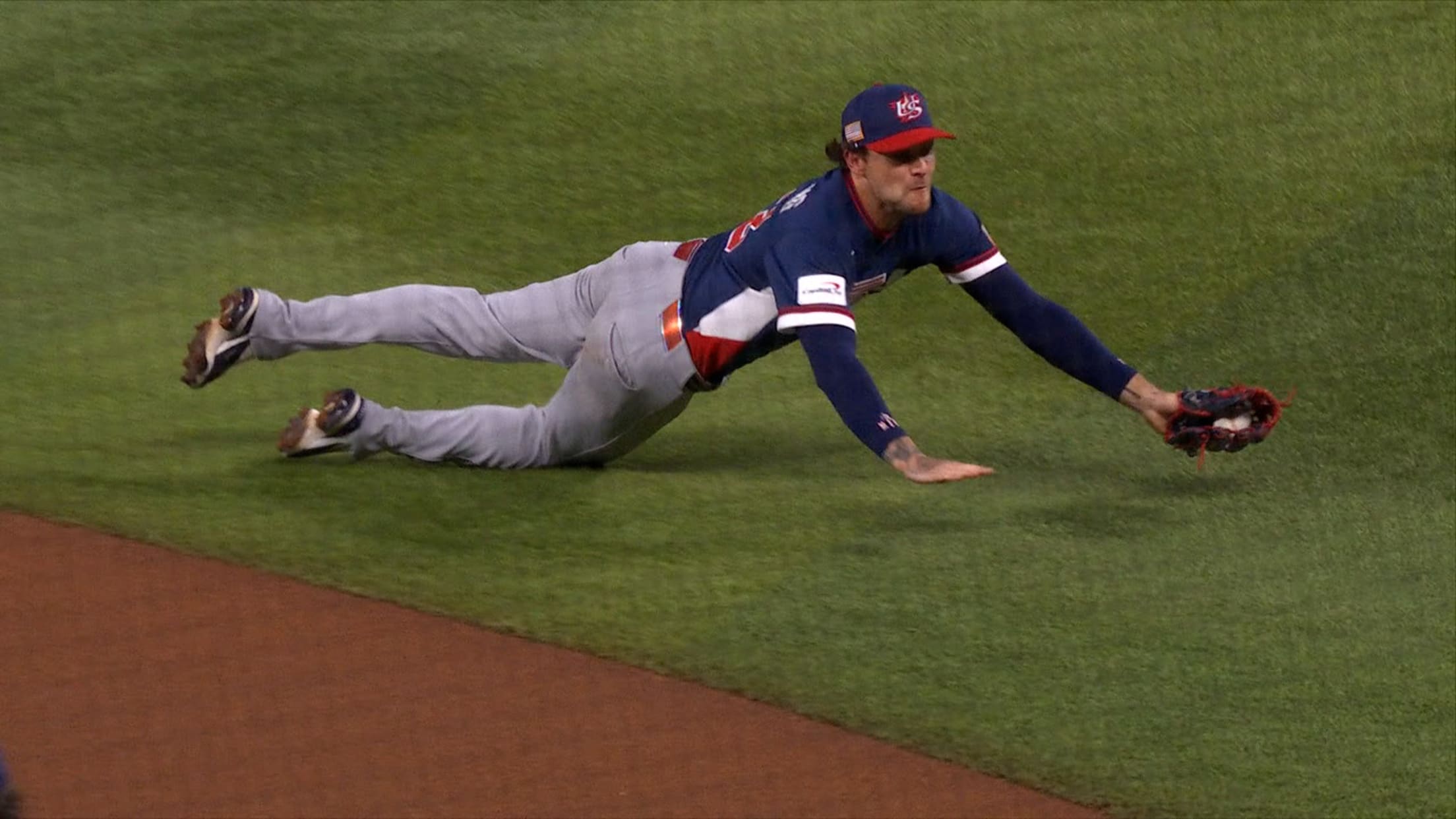 Brice Turang's smooth diving stop