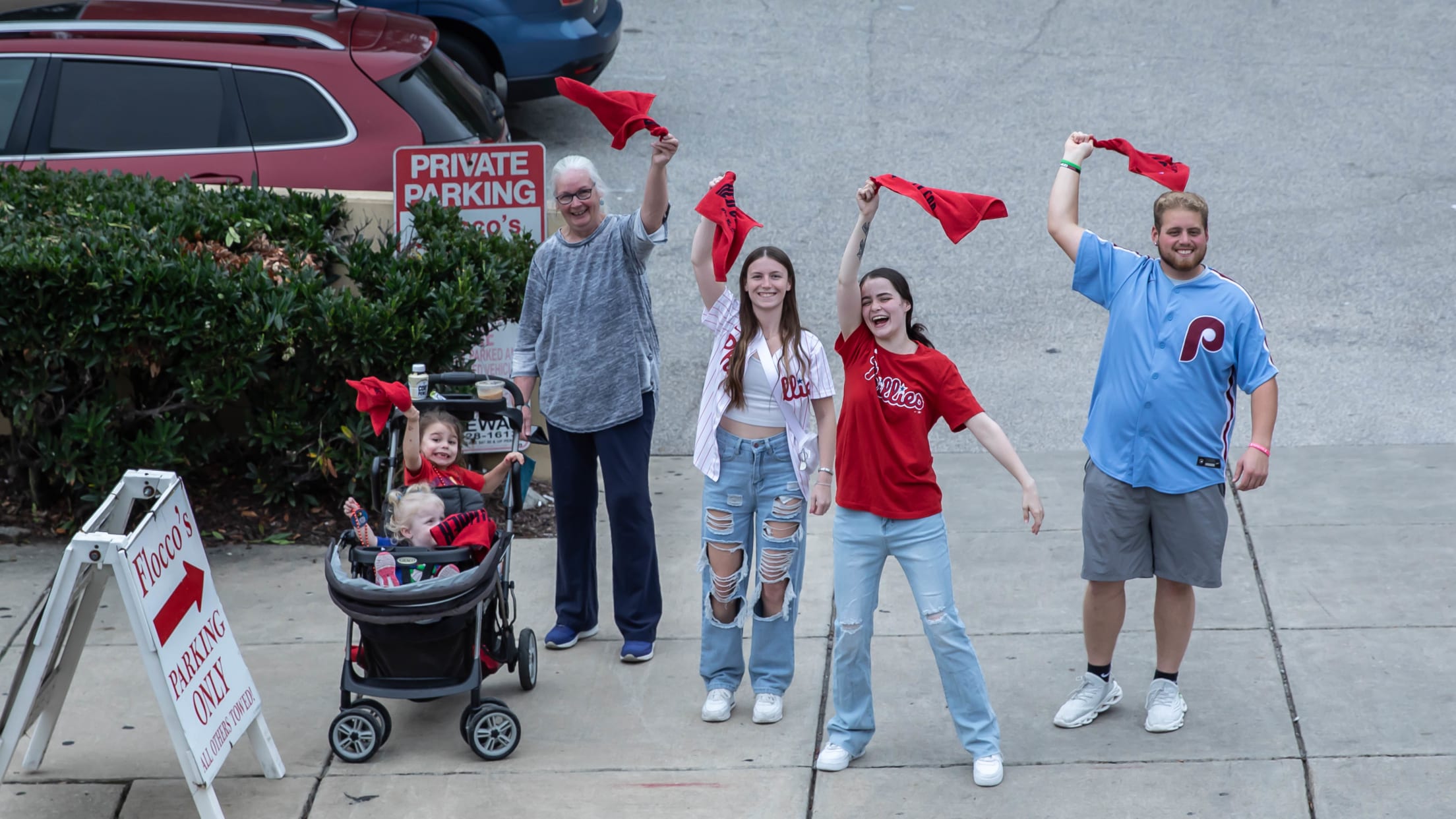 20241002_Phillies_Bus_Rally_Waterfalls-65