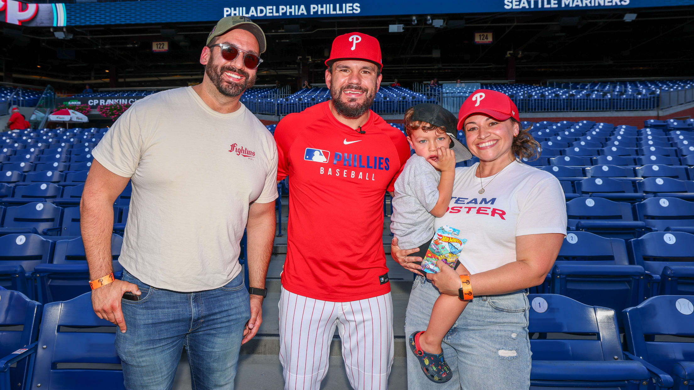 20250819_Schwarber Neighborhood Heroes_Team Foster_Meet & Greet-18