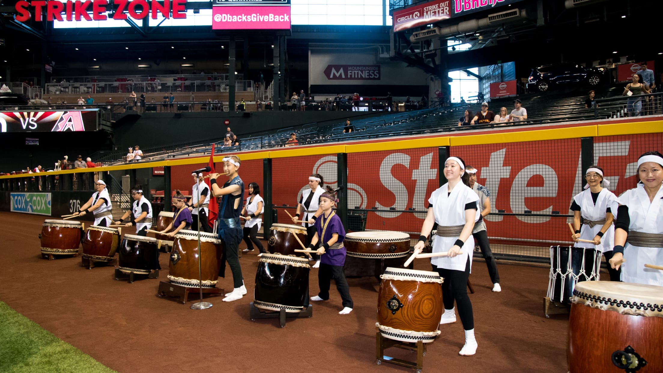 Arizona Diamondbacks - Los D-backs will be taking the field on Hispanic  Heritage Day. #SomosDbacks