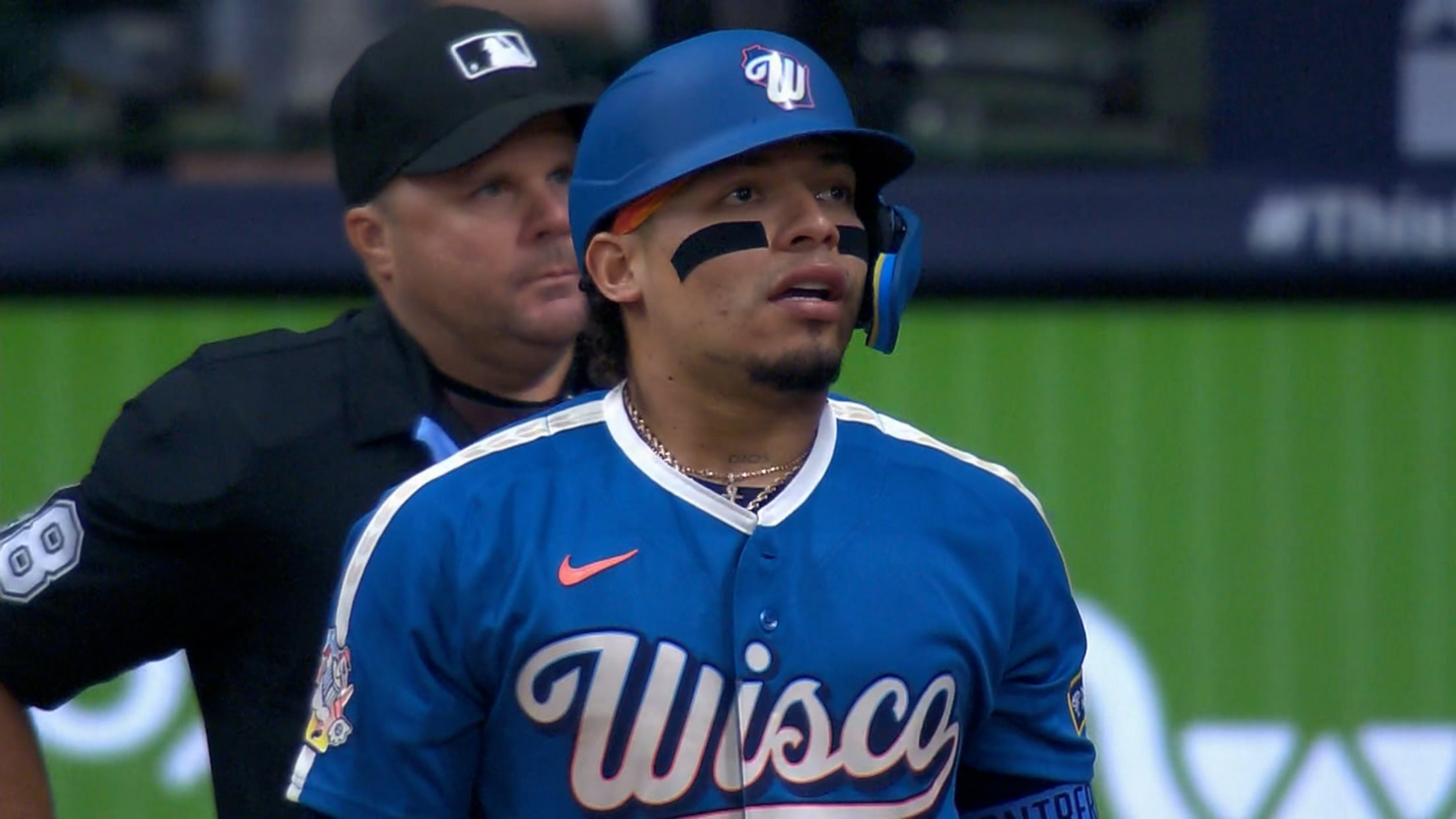 William Contreras pega jonrón de tres carreras