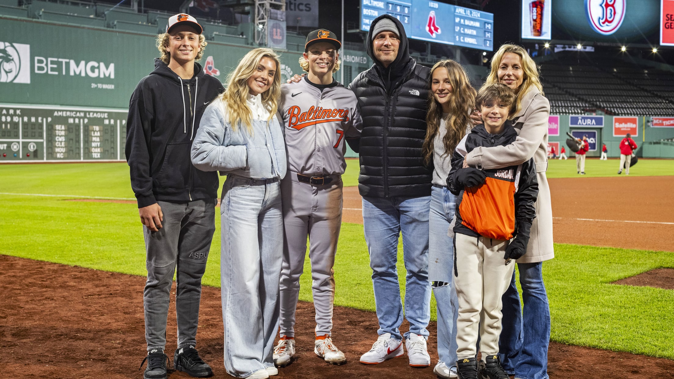 BAL-BI-021025-Holliday-Feature-039