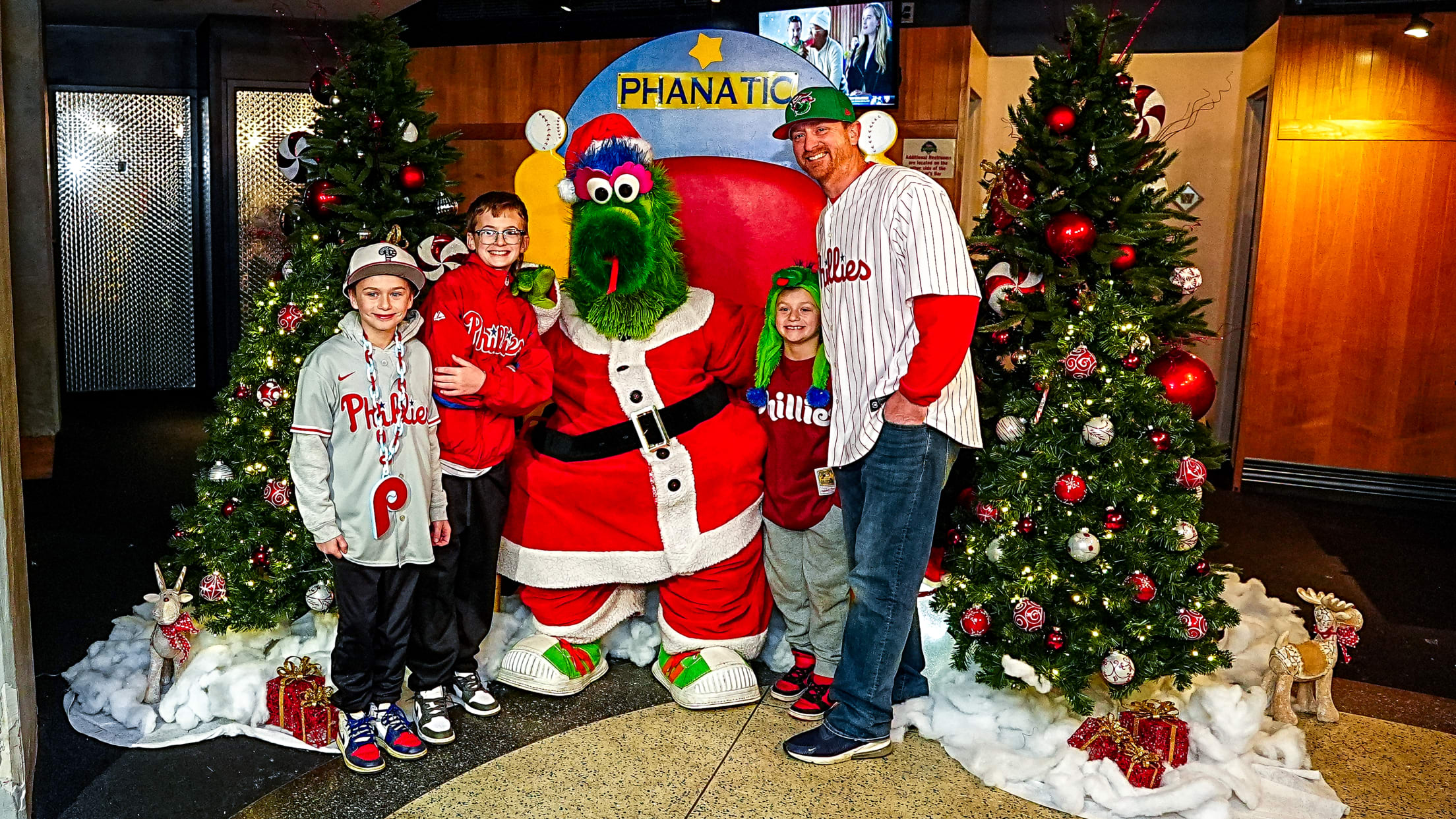 TreeLightingHolidaySale05860