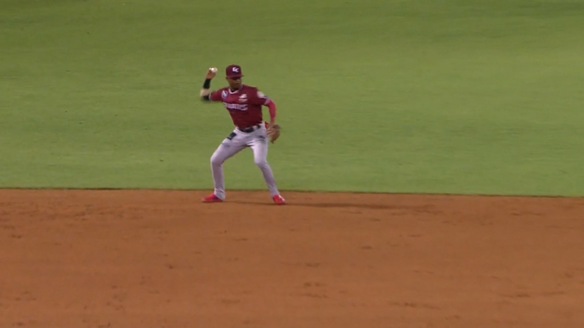 Julio Carreras inicia doble play