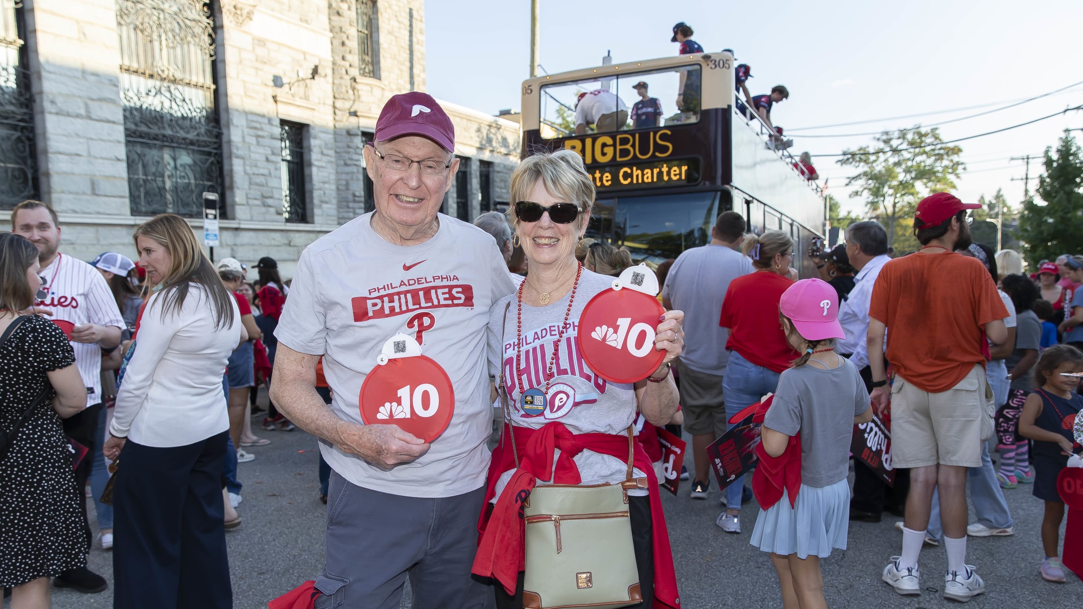 20231002_Phillies_Bus_Rally_Waterfalls-67