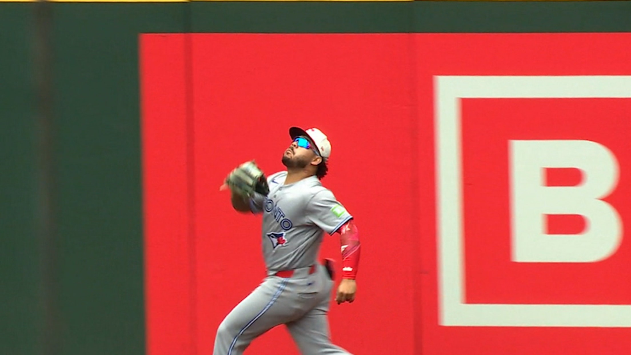 Yohendrick Piñango's spectacular catch at the wall