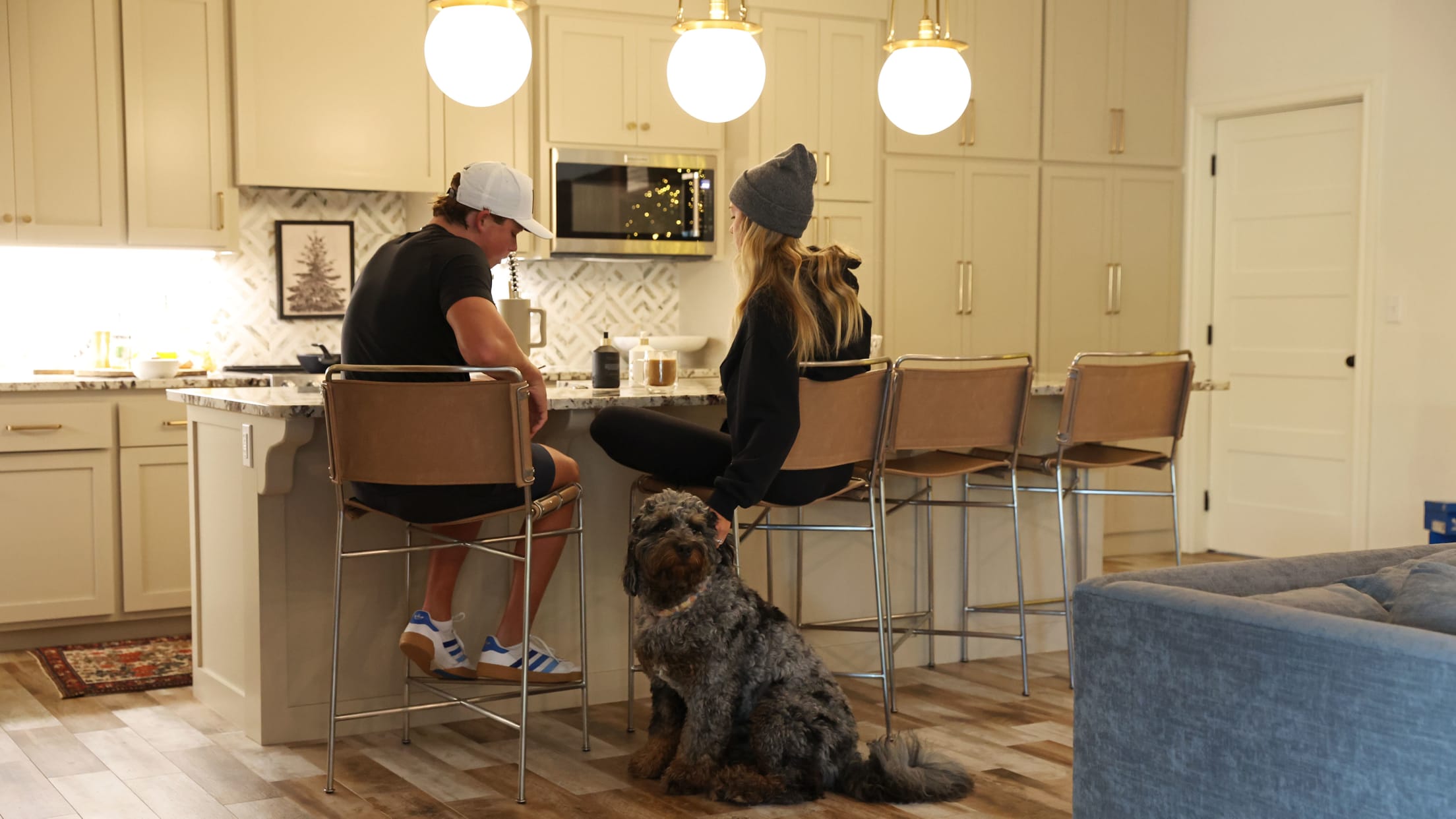 BAL-BI-021025-Holliday-Feature-042