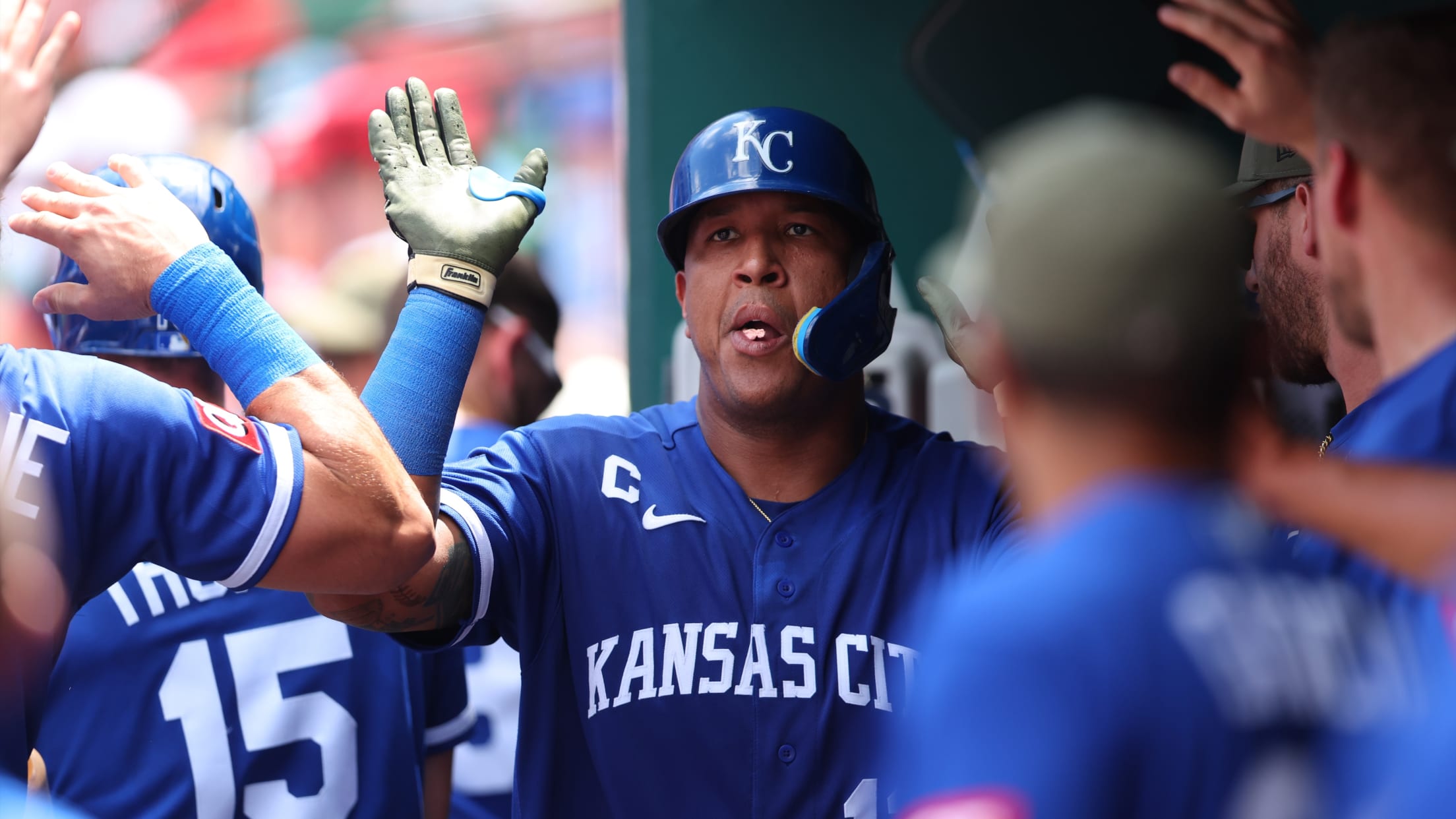 Salvador Perez's solo home run (7)