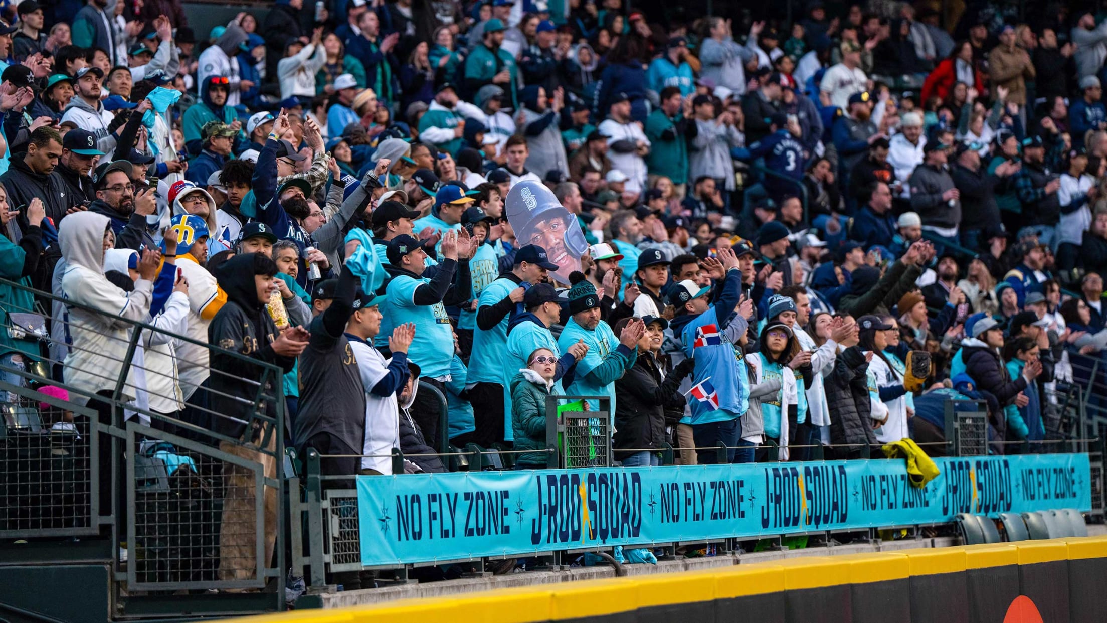 Seattle Mariners on X: Squad representin' Los Bomberos 🧑‍🚒🔥   / X