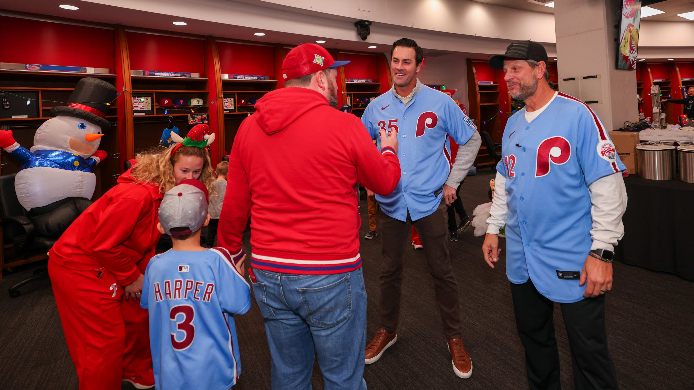 20251212_Ballgirls Holiday Party-27