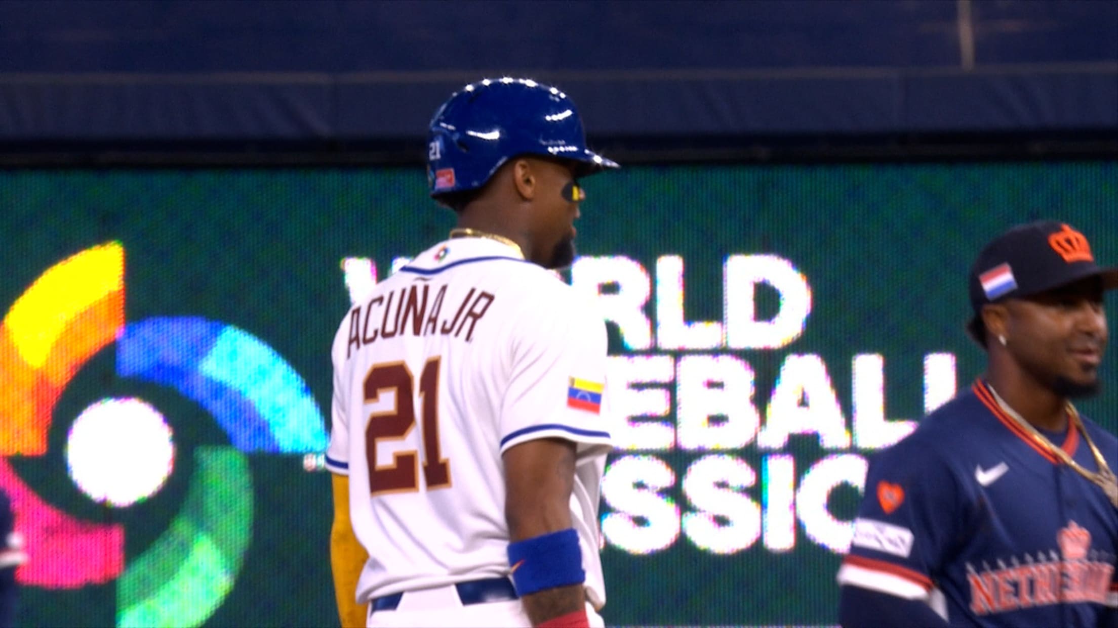 Ozzie Albies, Ronald Acuña Jr. joke around