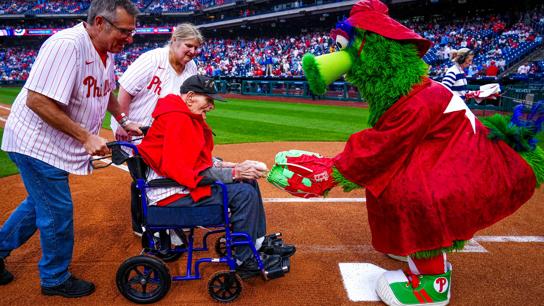 SalutetoService00748